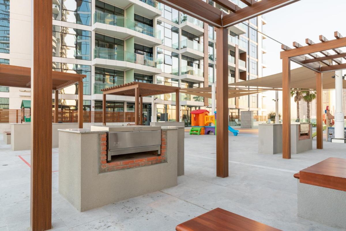 Ultimate Stay / 3 Beds / Gorgeous Frame and Park View / 250m from Metro / 1 Stop from World Trade Center