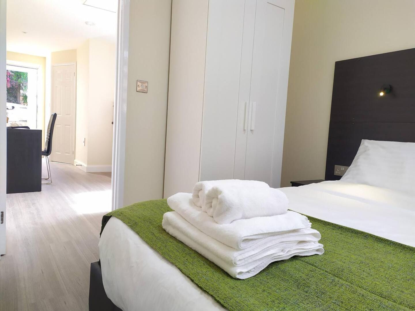 The Beech Flat - Self contained one bedroom flat with parking view 3