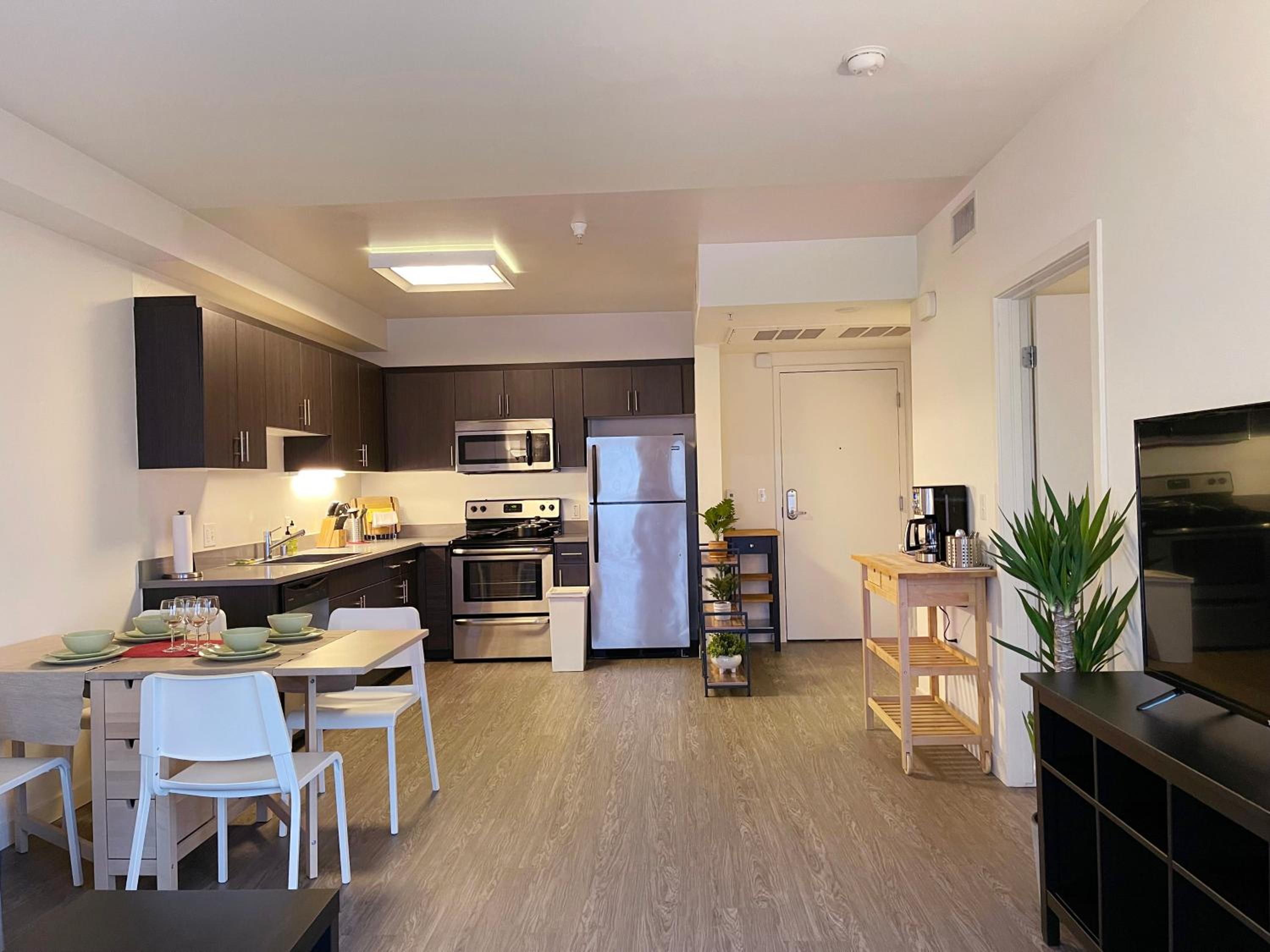 Perfect Apt w Parking Gym Pool WIFI in Arts District DTLA near Little Tokyo B4