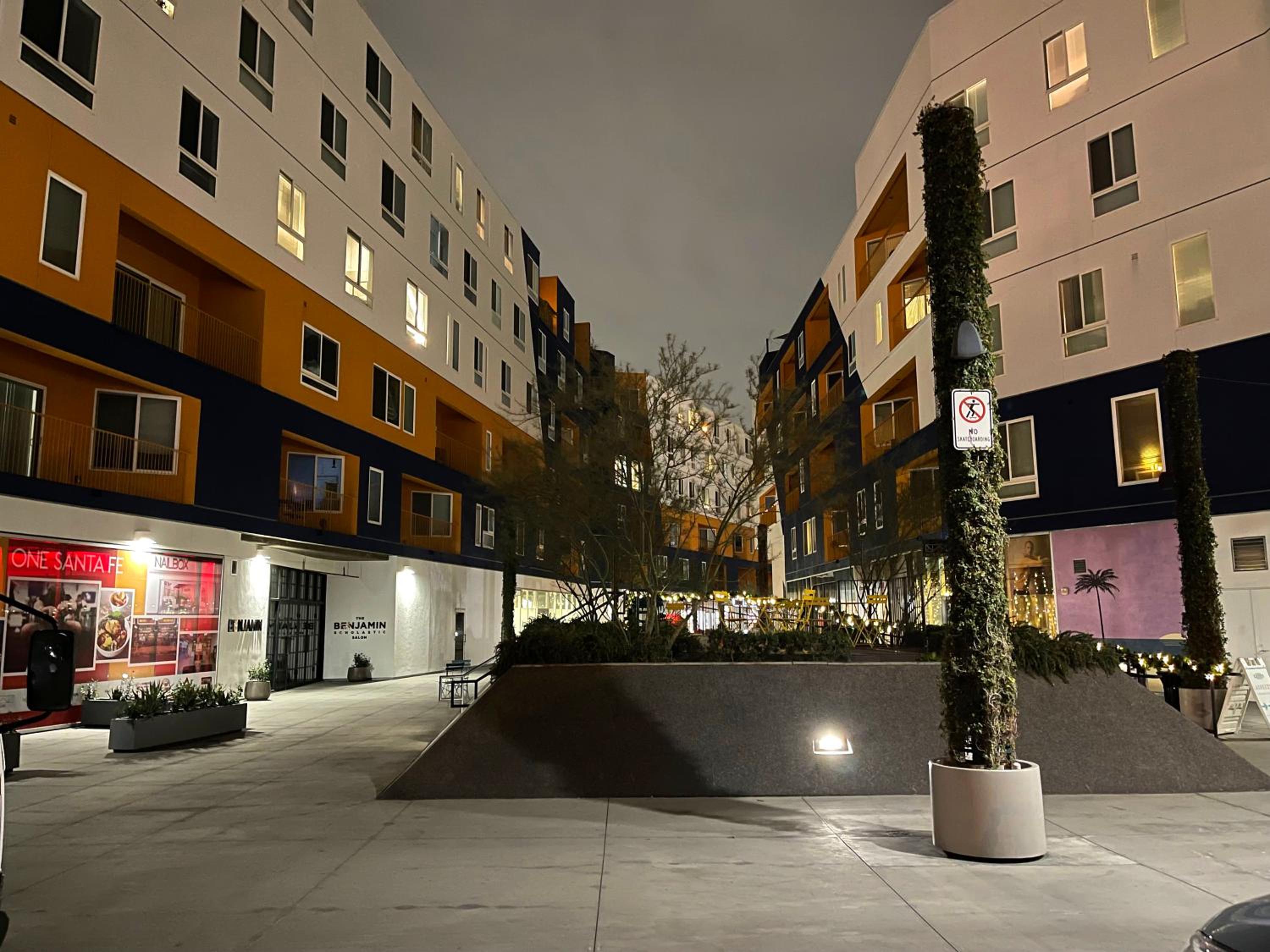 Perfect Apt w Parking Gym Pool WIFI in Arts District DTLA near Little Tokyo B4