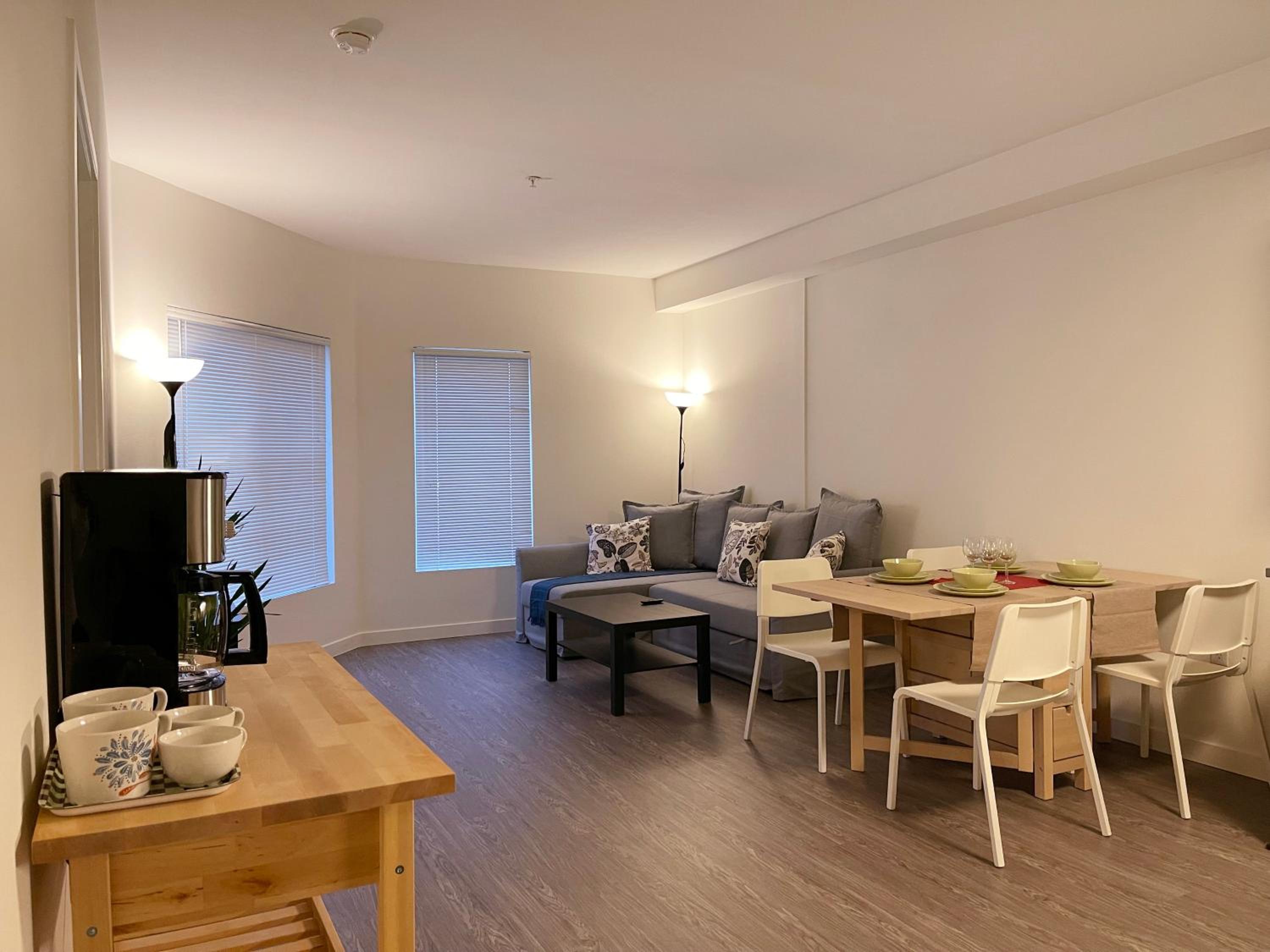Perfect Apt w Parking Gym Pool WIFI in Arts District DTLA near Little Tokyo B4