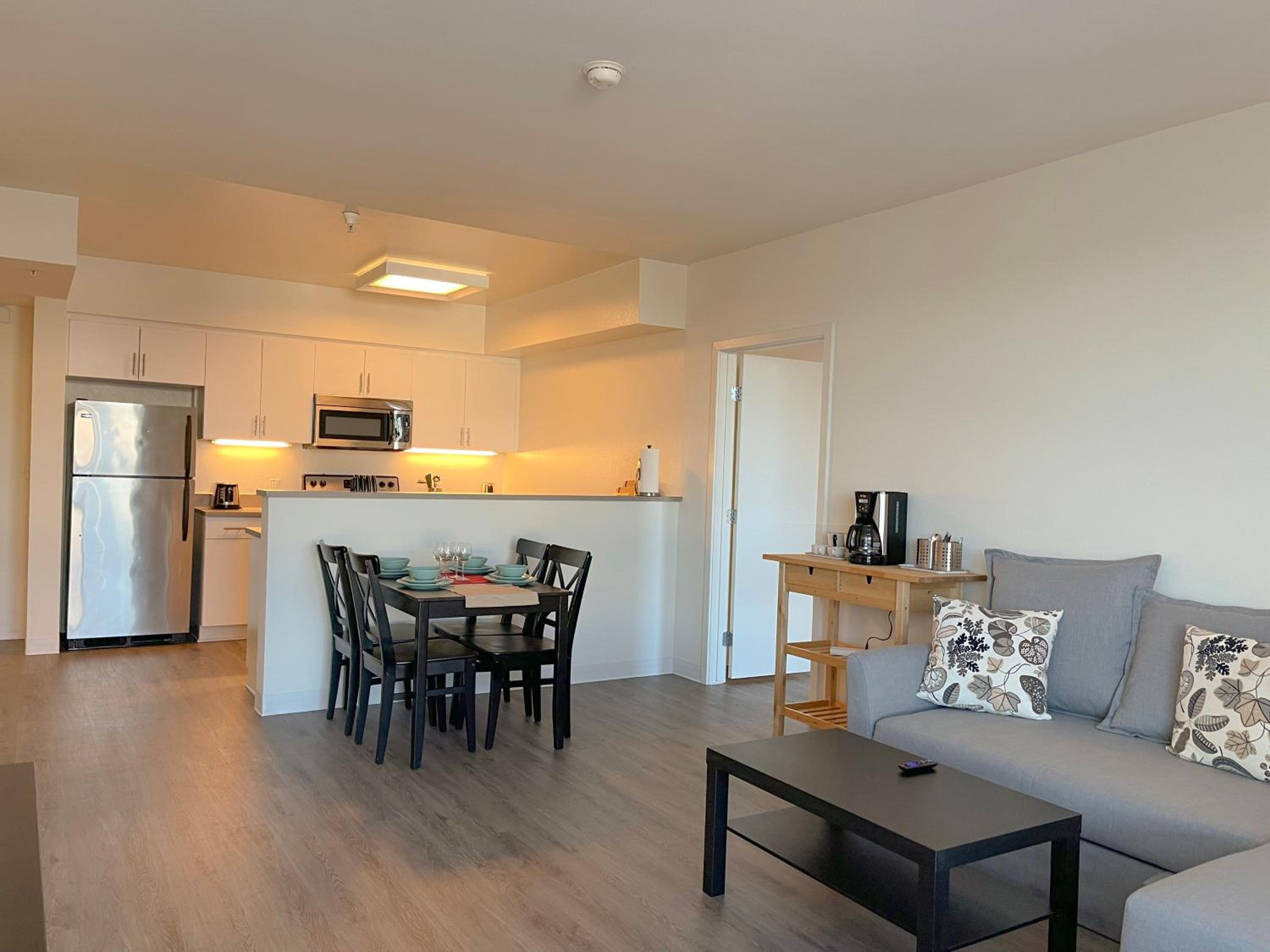 Perfect Apt w Parking Gym Pool WIFI in Arts District DTLA near Little Tokyo B4