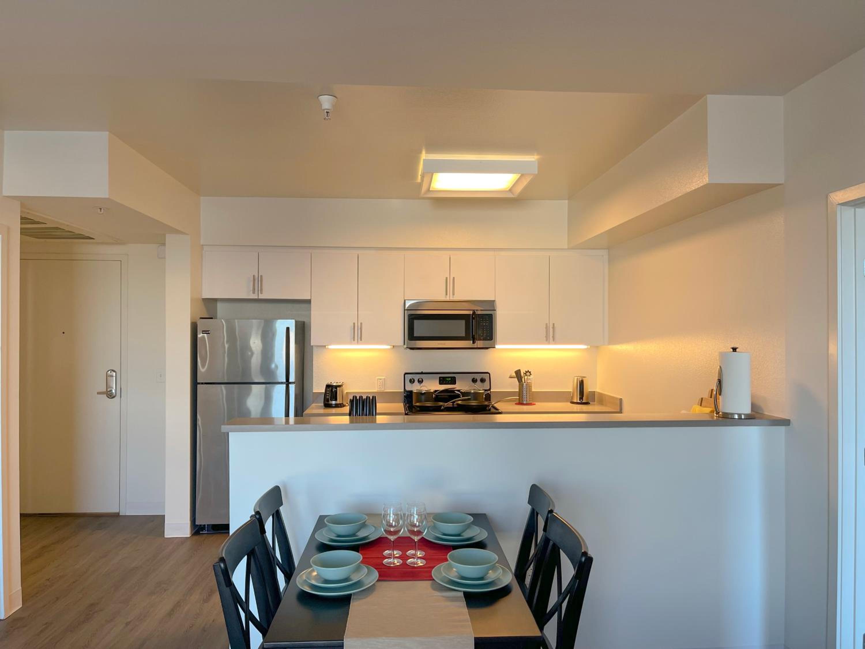 Perfect Apt w Parking Gym Pool WIFI in Arts District DTLA near Little Tokyo B4