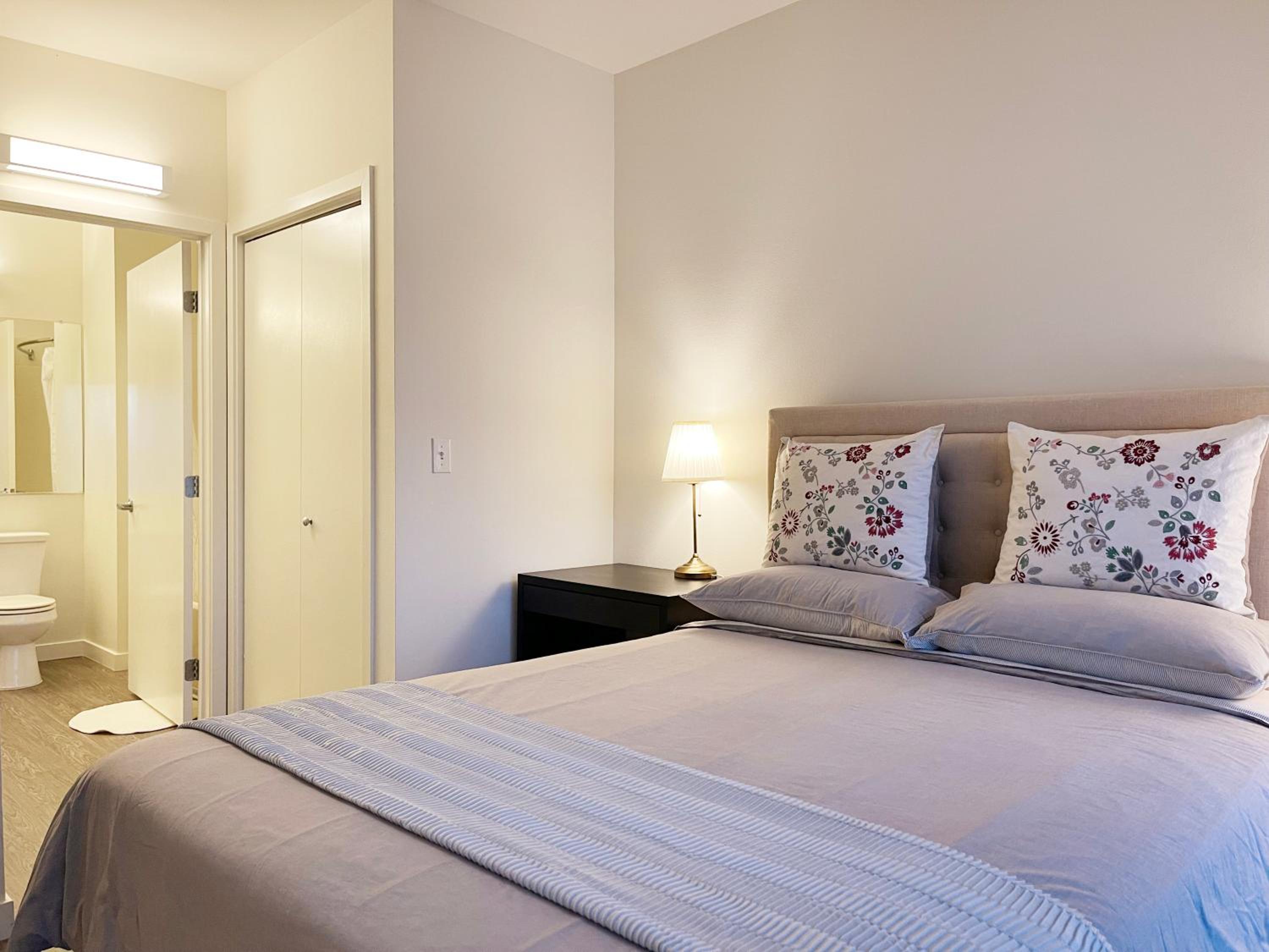 Perfect Apt w Parking Gym Pool WIFI in Arts District DTLA near Little Tokyo B4