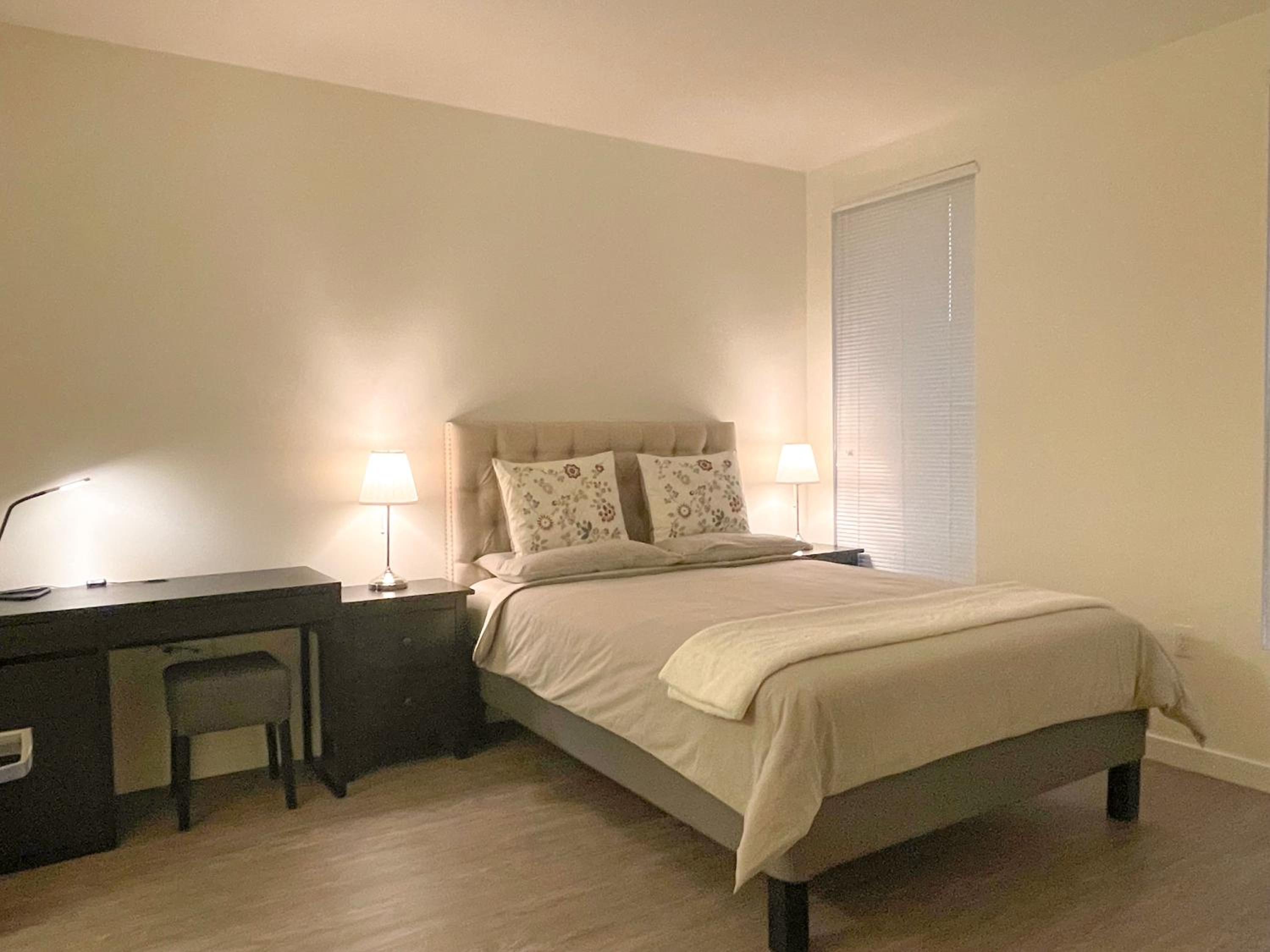 Perfect Apt w Parking Gym Pool WIFI in Arts District DTLA near Little Tokyo B4