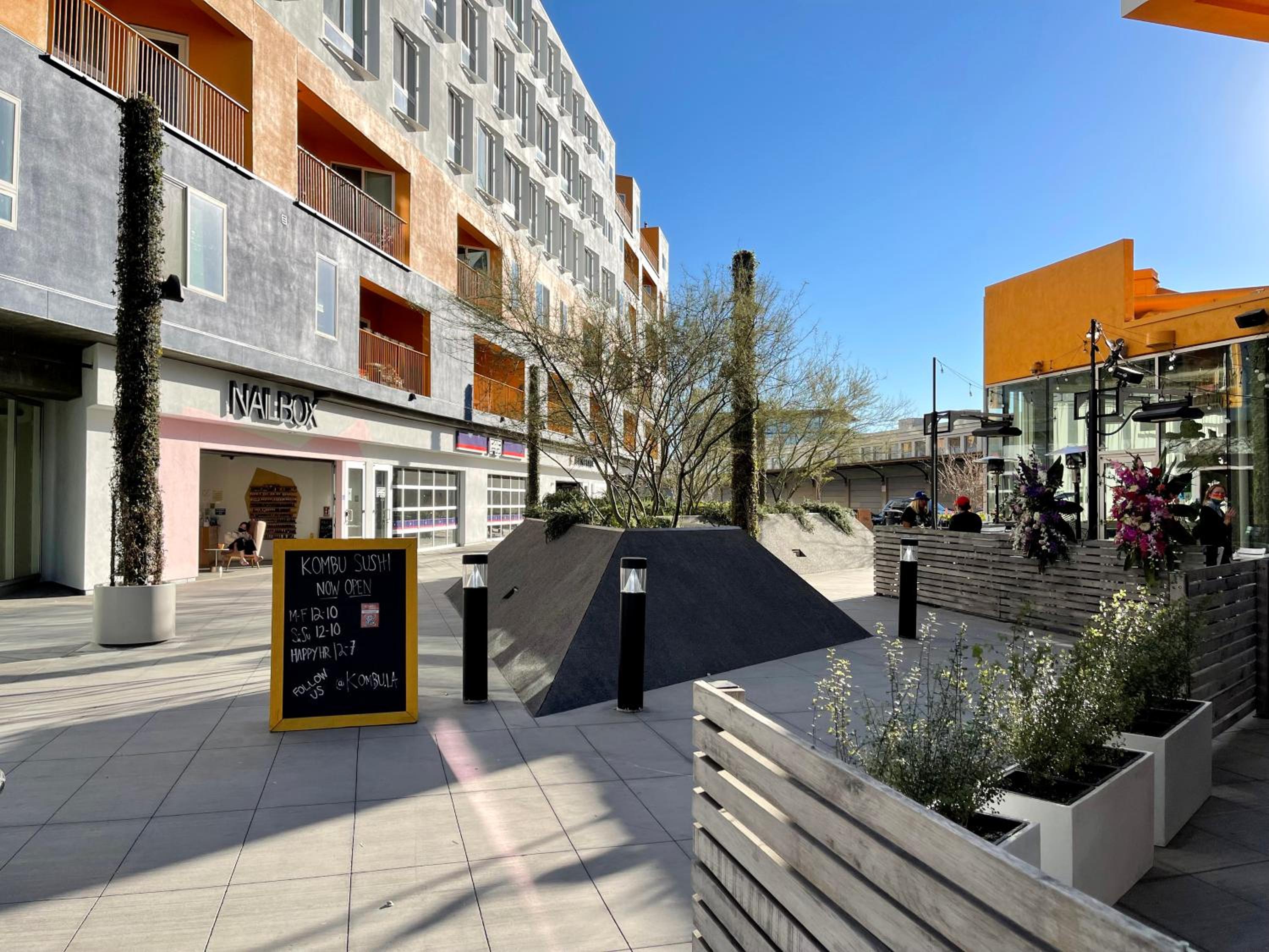 Perfect Apt w Parking Gym Pool WIFI in Arts District DTLA near Little Tokyo B4