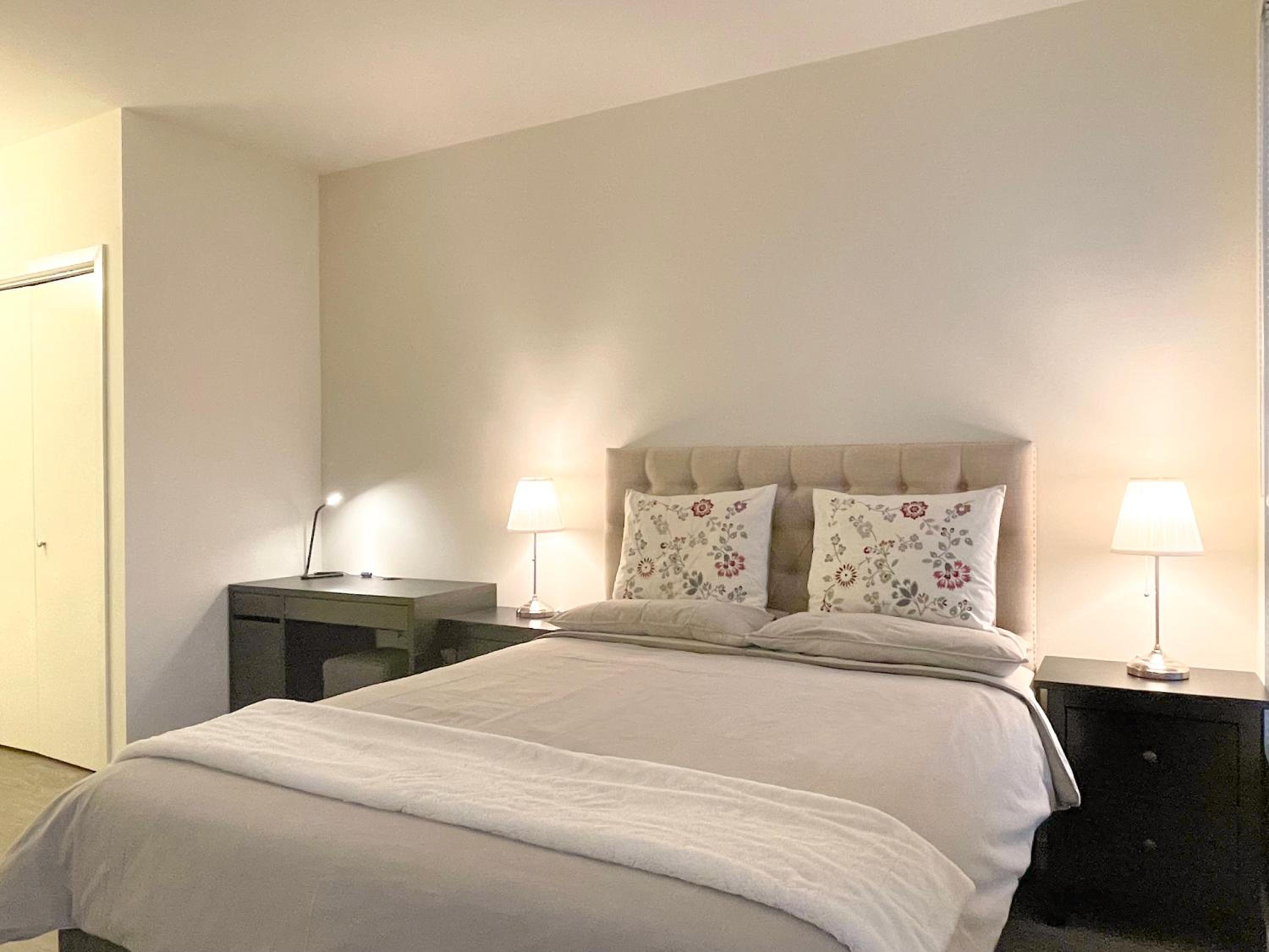 Perfect Apt w Parking Gym Pool WIFI in Arts District DTLA near Little Tokyo B4