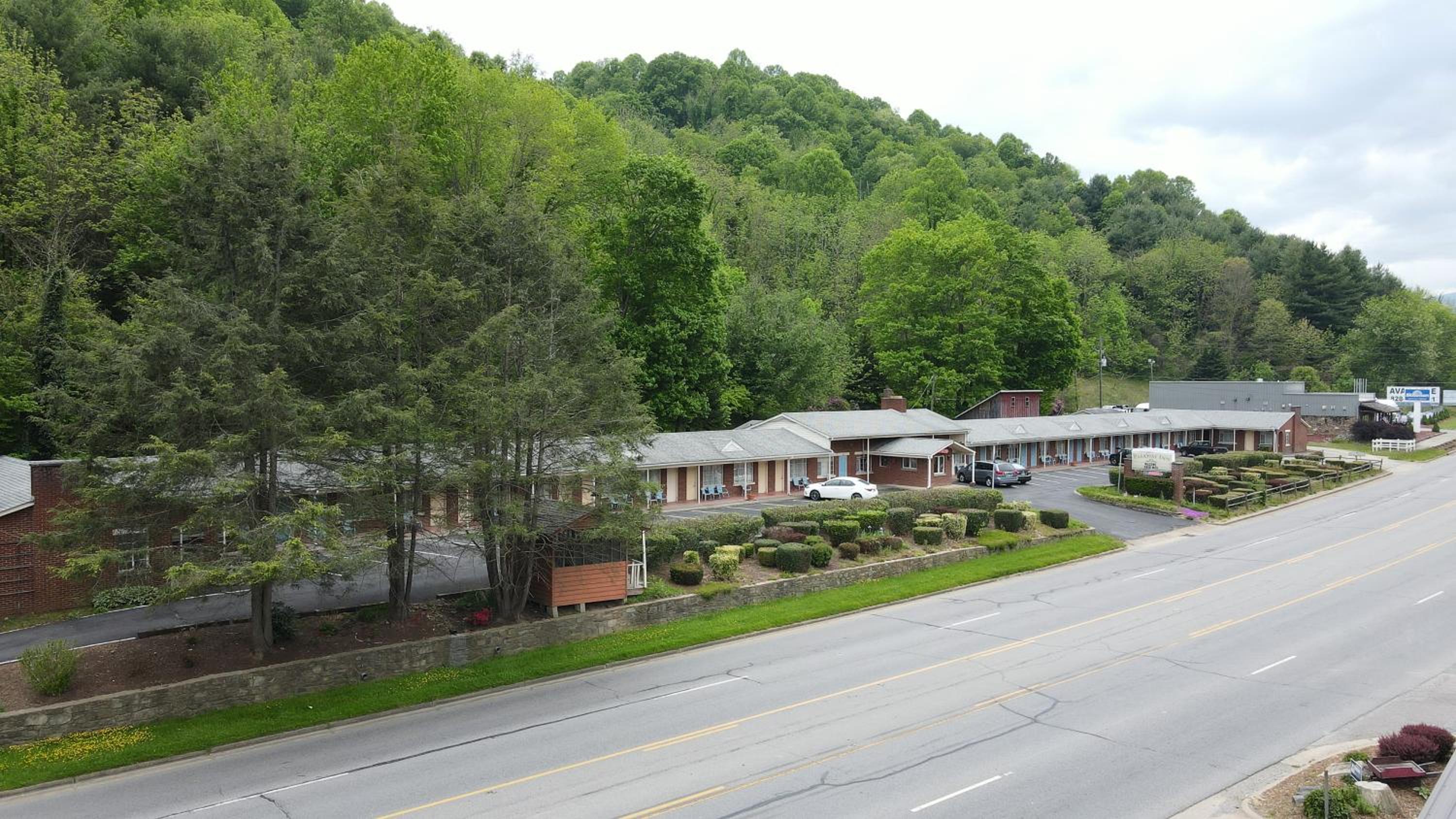 Hotel Parkway Inn