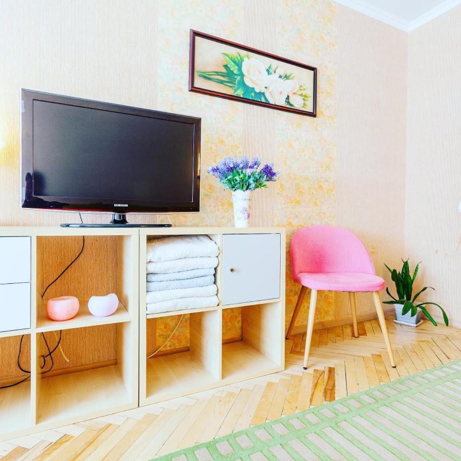 1 room 50m2 center of Obolon near River side. Dream Town view 2