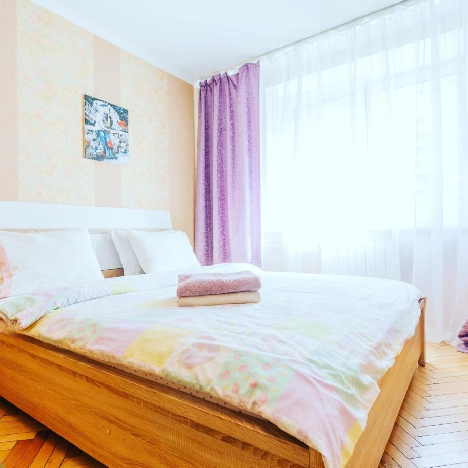 1 room 50m2 center of Obolon near River side. Dream Town view 4