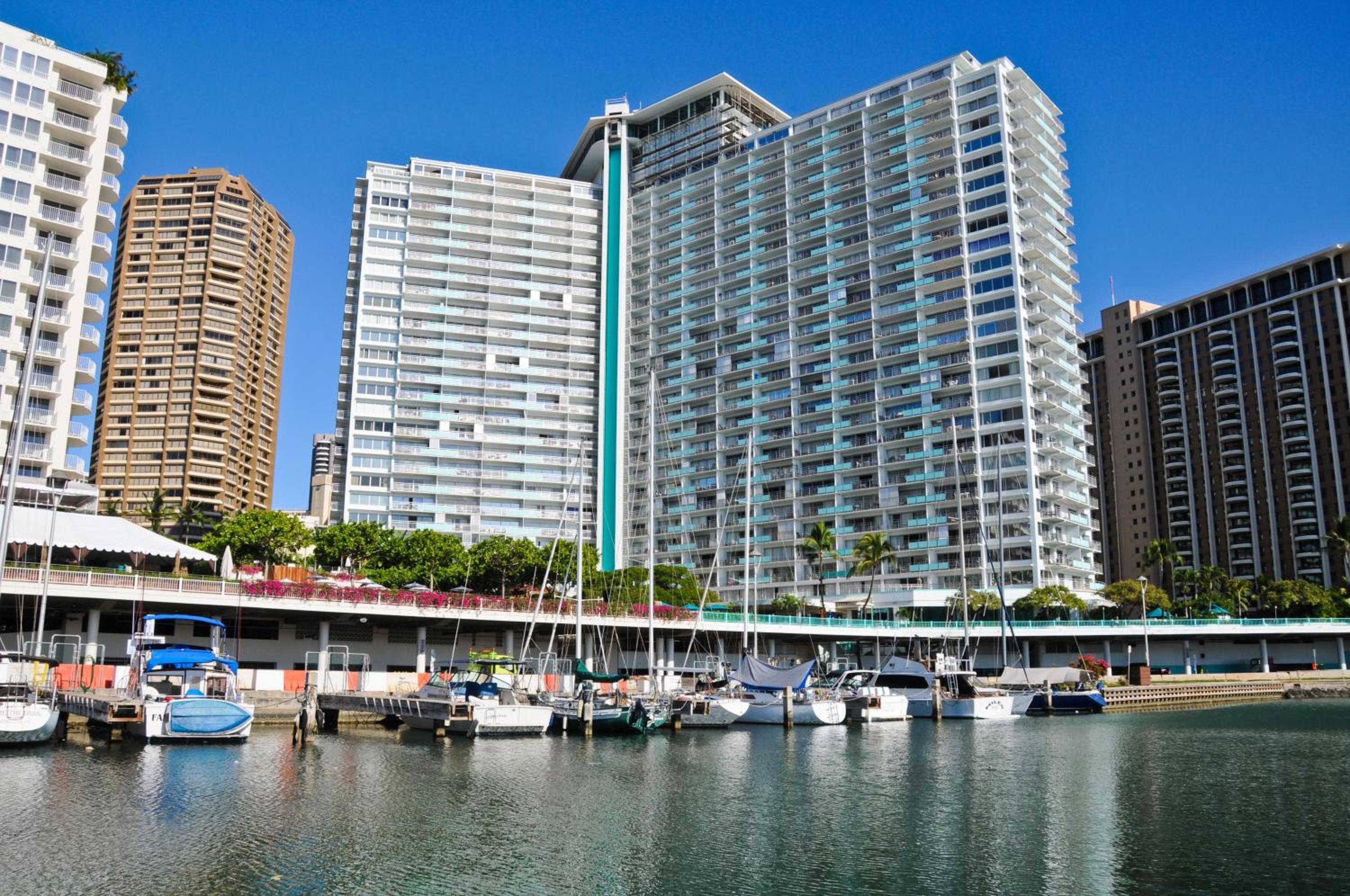 Ilikai Tower 1113 - Fully furnished condo with FREE wifi view 3
