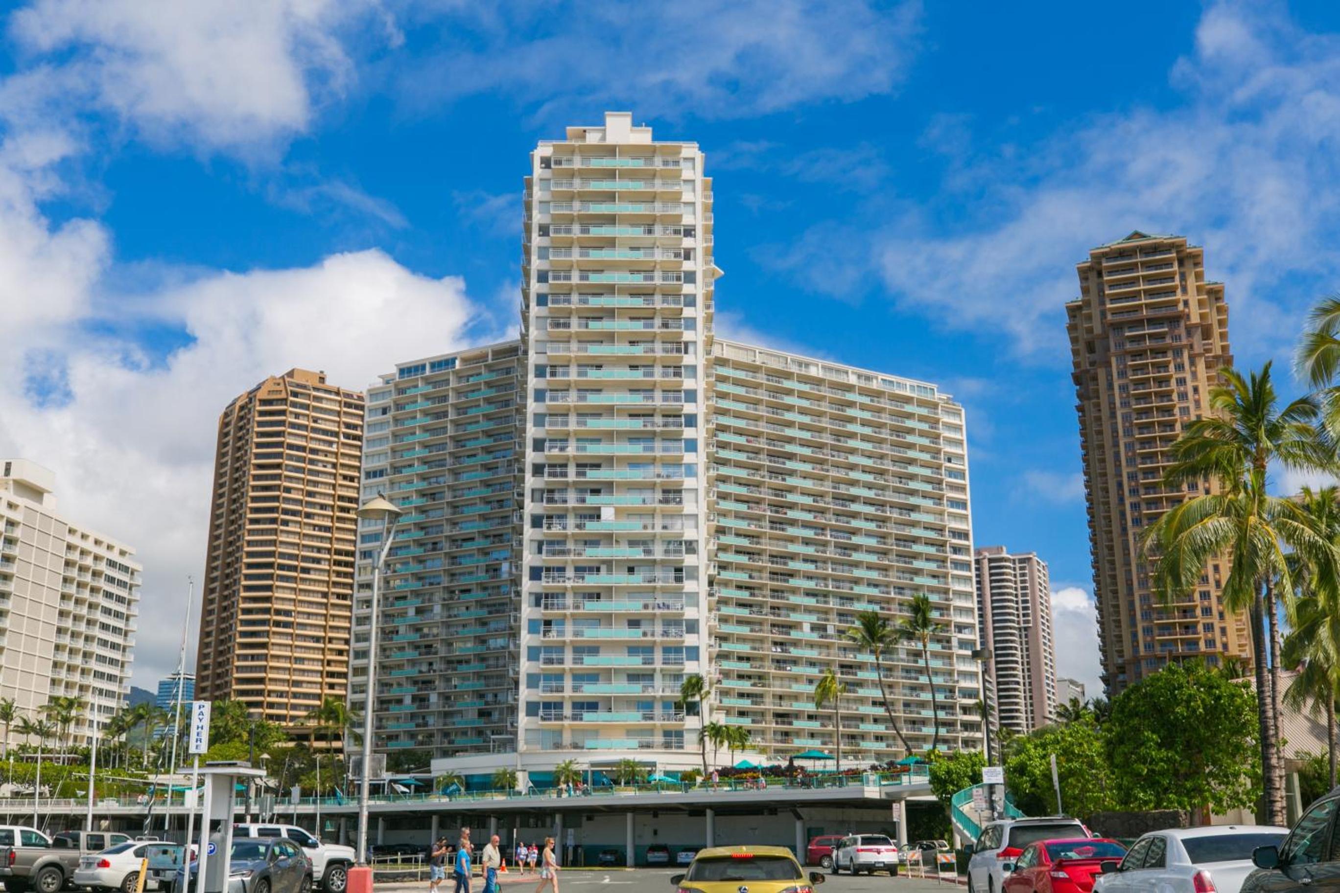 Ilikai Tower 1113 - Fully furnished condo with FREE wifi view 4