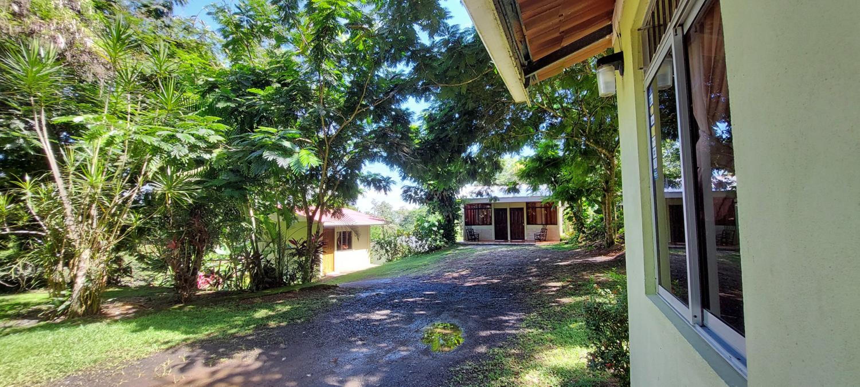 Hostal y cabinas anita-and rafting tour!