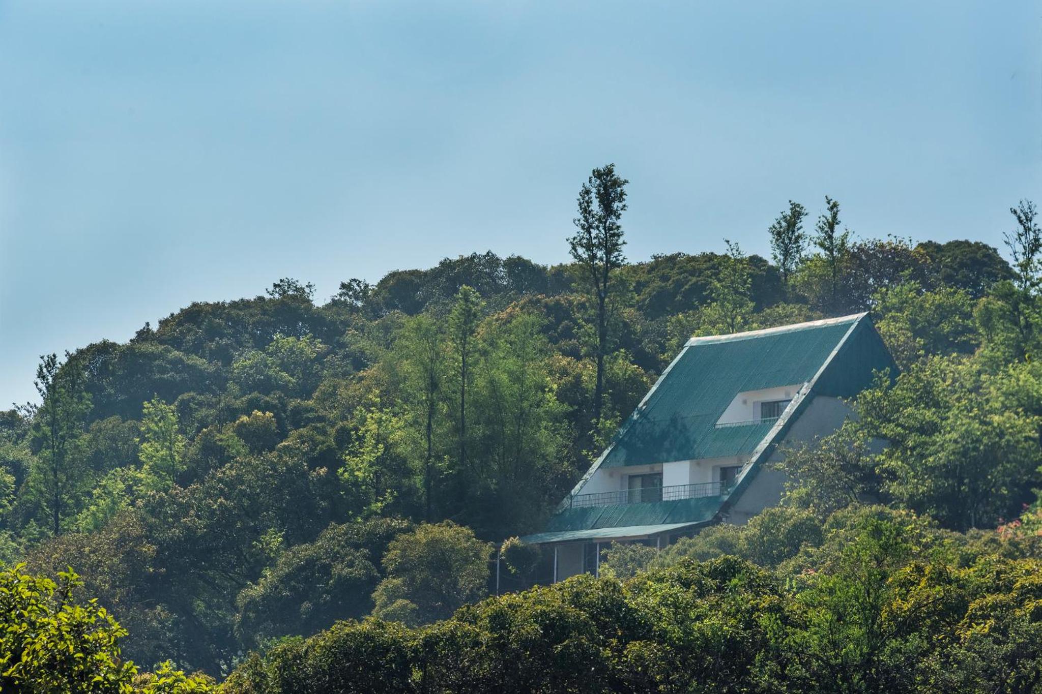 CosmicStays Evergreen Cascade - The Hidden Gem of Mahabaleshwar view 3