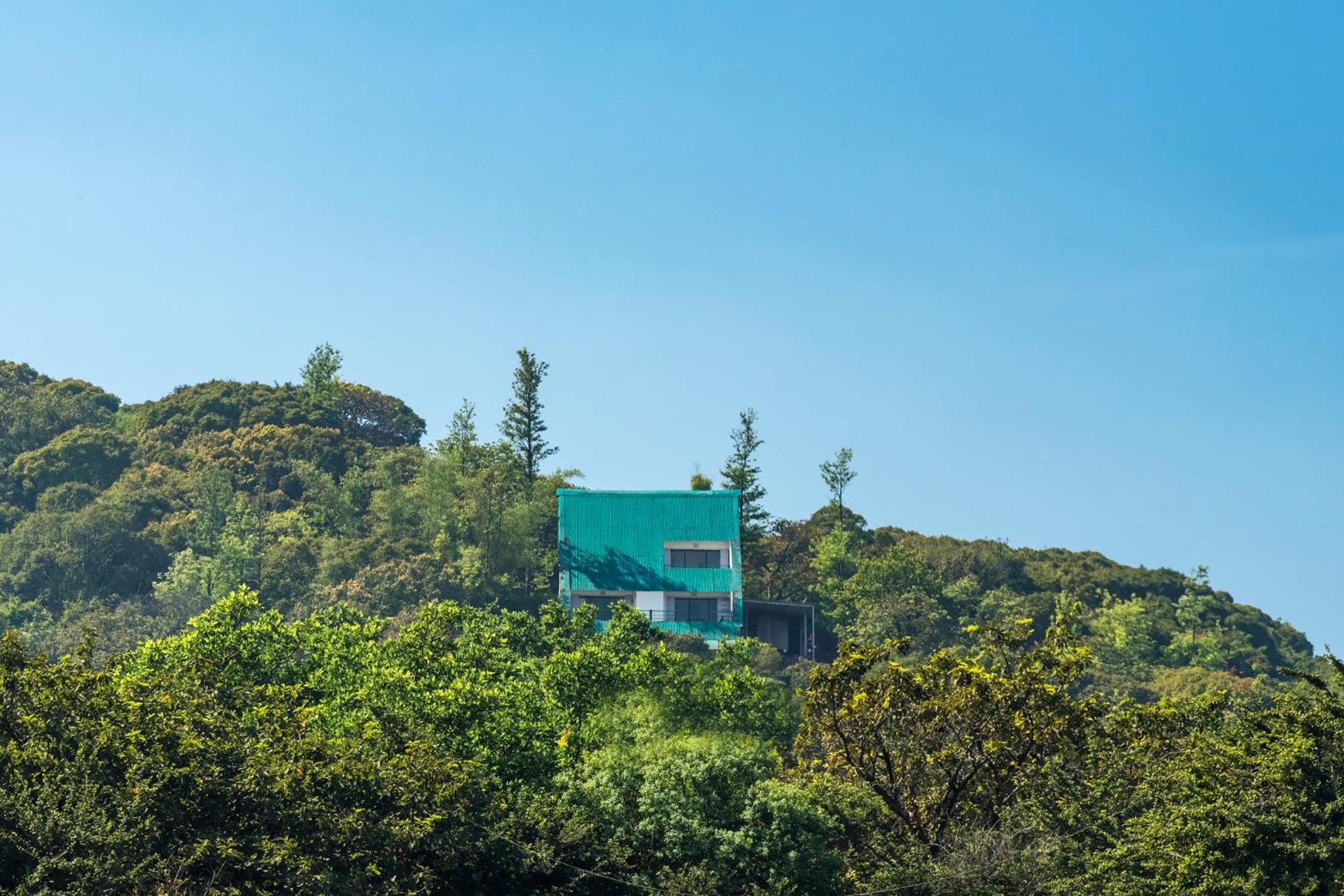 CosmicStays Evergreen Cascade - The Hidden Gem of Mahabaleshwar view 4