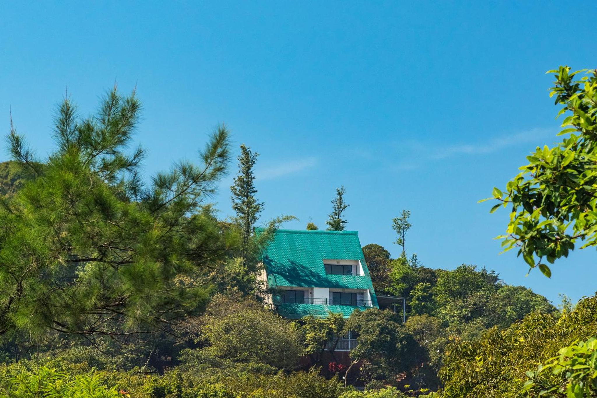 CosmicStays Evergreen Cascade - The Hidden Gem of Mahabaleshwar view 5