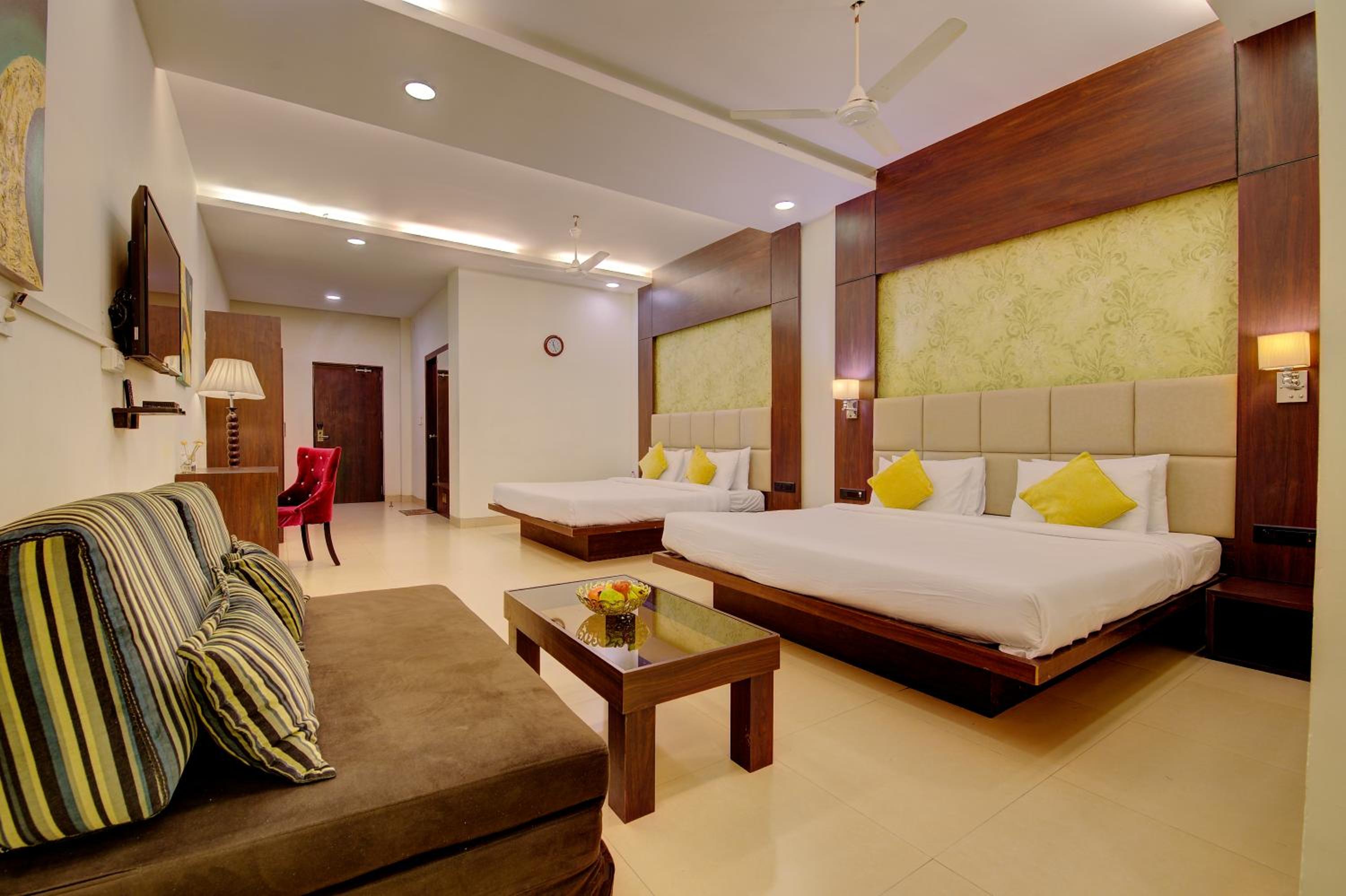 Khanvel Resort