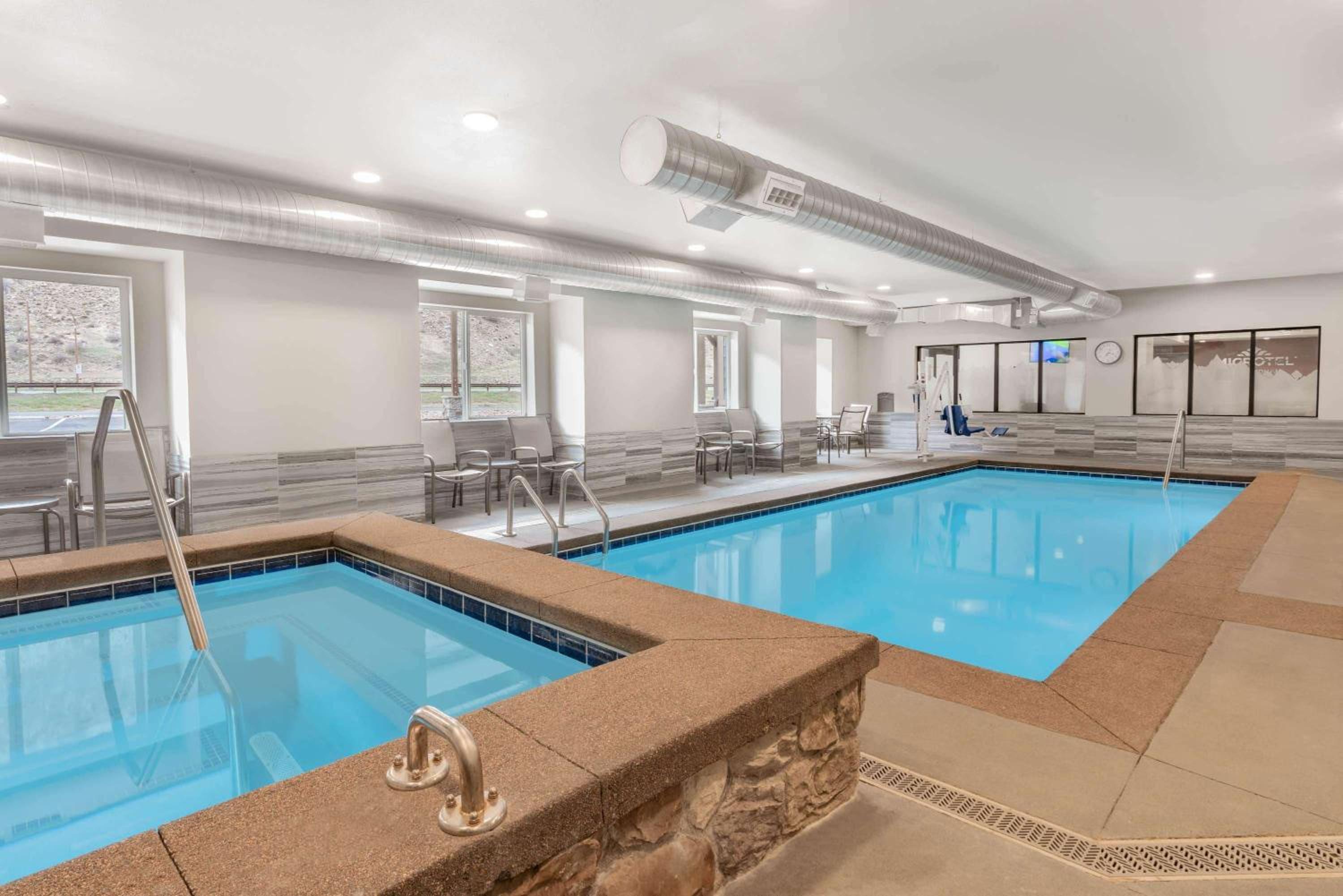 Georgetown Vacations - Microtel Inn Suites by Wyndham Georgetown Lake - Property Image 25