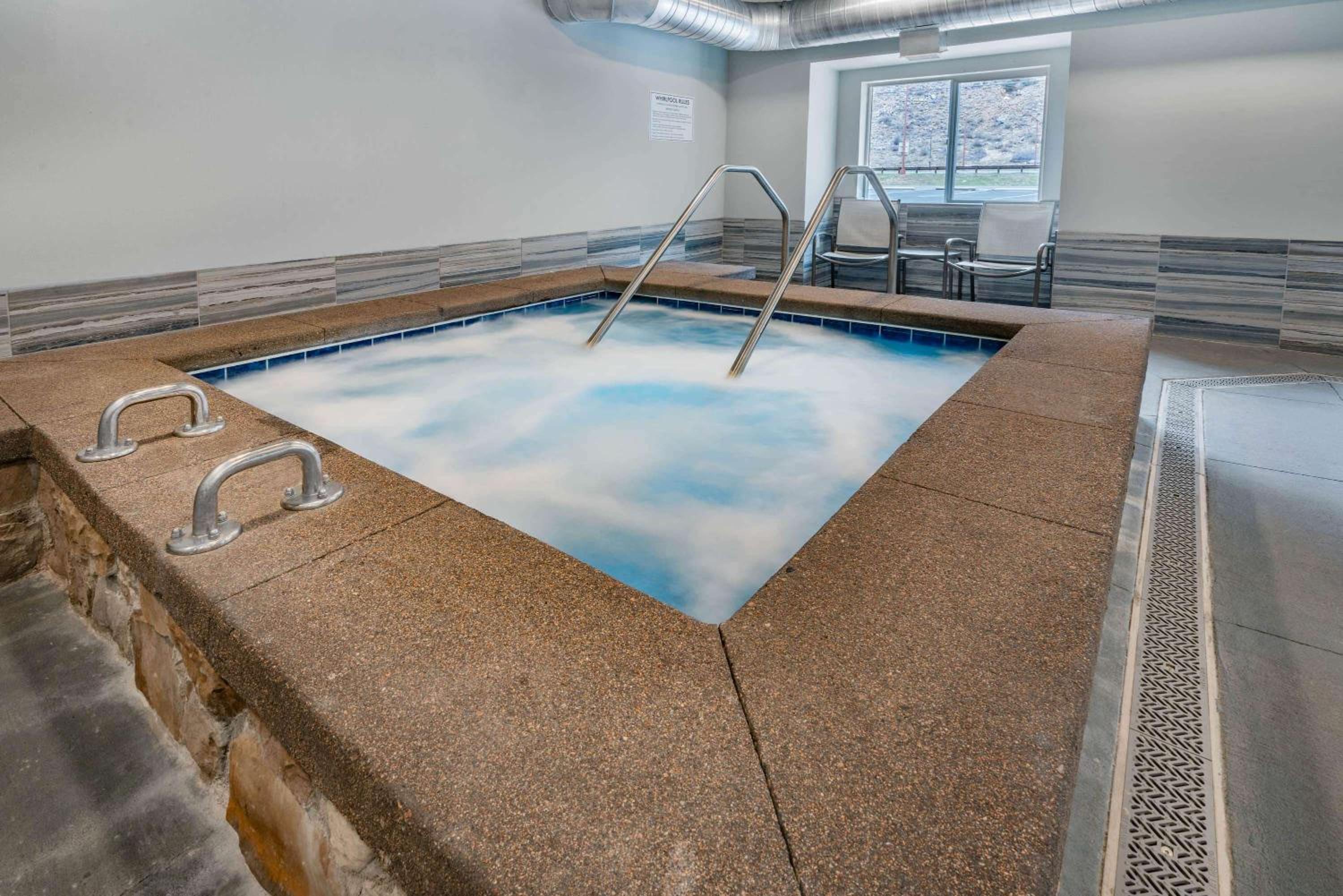 Georgetown Vacations - Microtel Inn Suites by Wyndham Georgetown Lake - Property Image 24