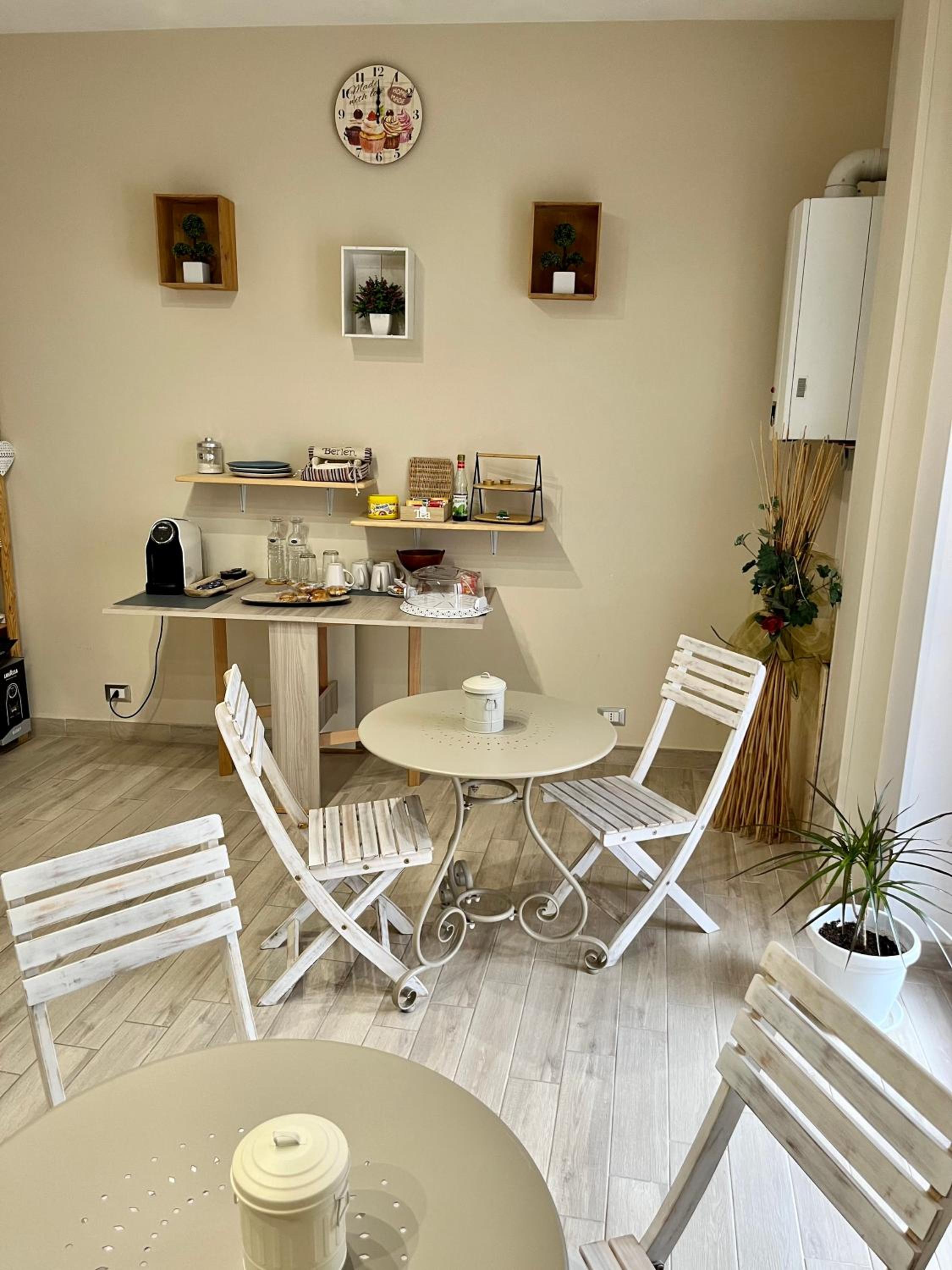 B&B Berlen en Torre Maggiore — dining