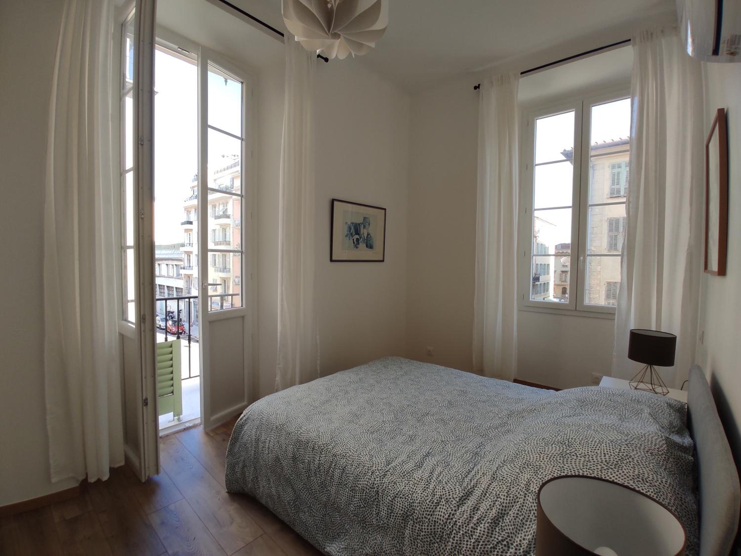 2 à 6 personnes - WELCOME TO NICE ! LOGEMENT PORT photo 3