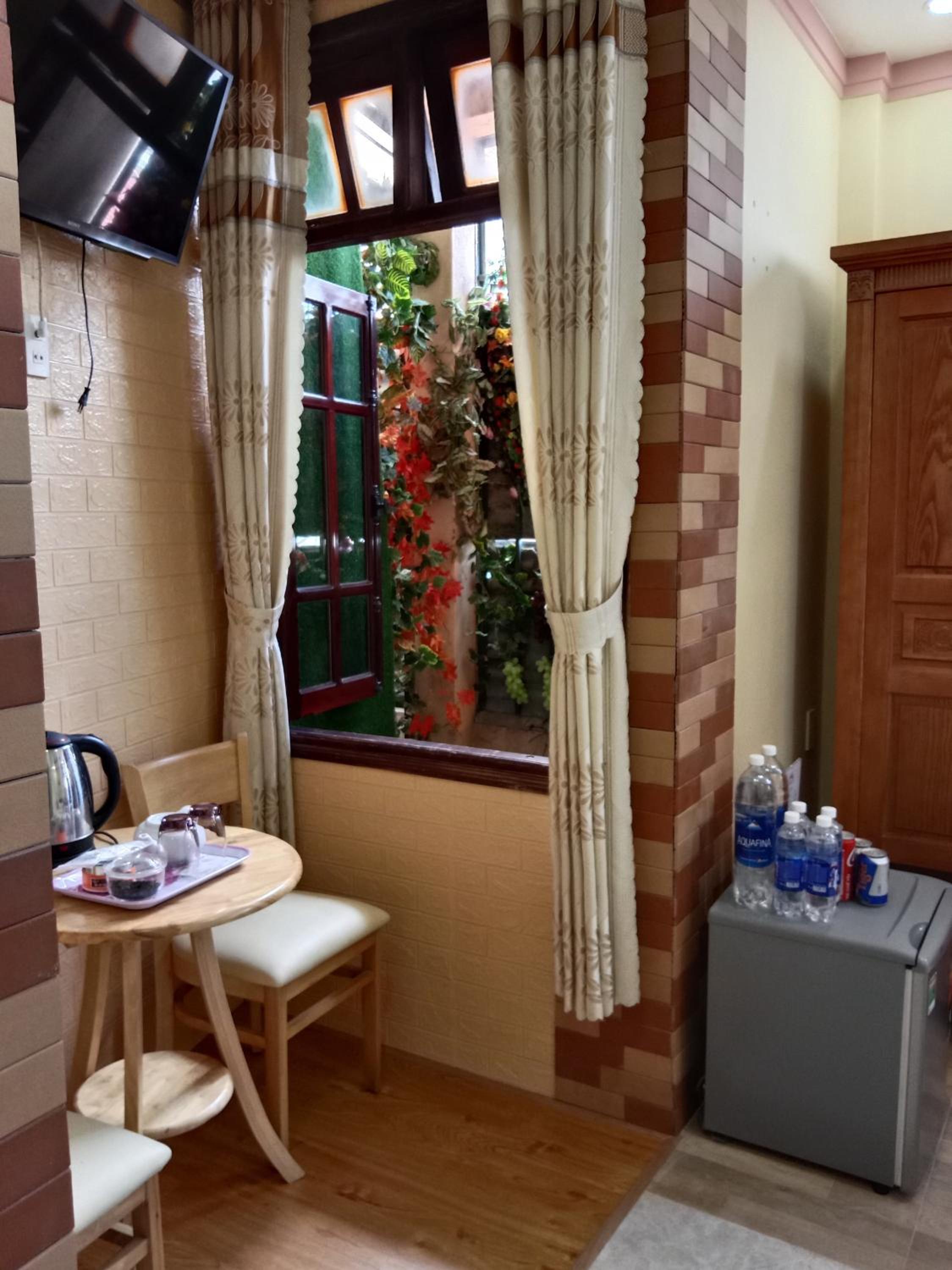 Nón Lá Guest House