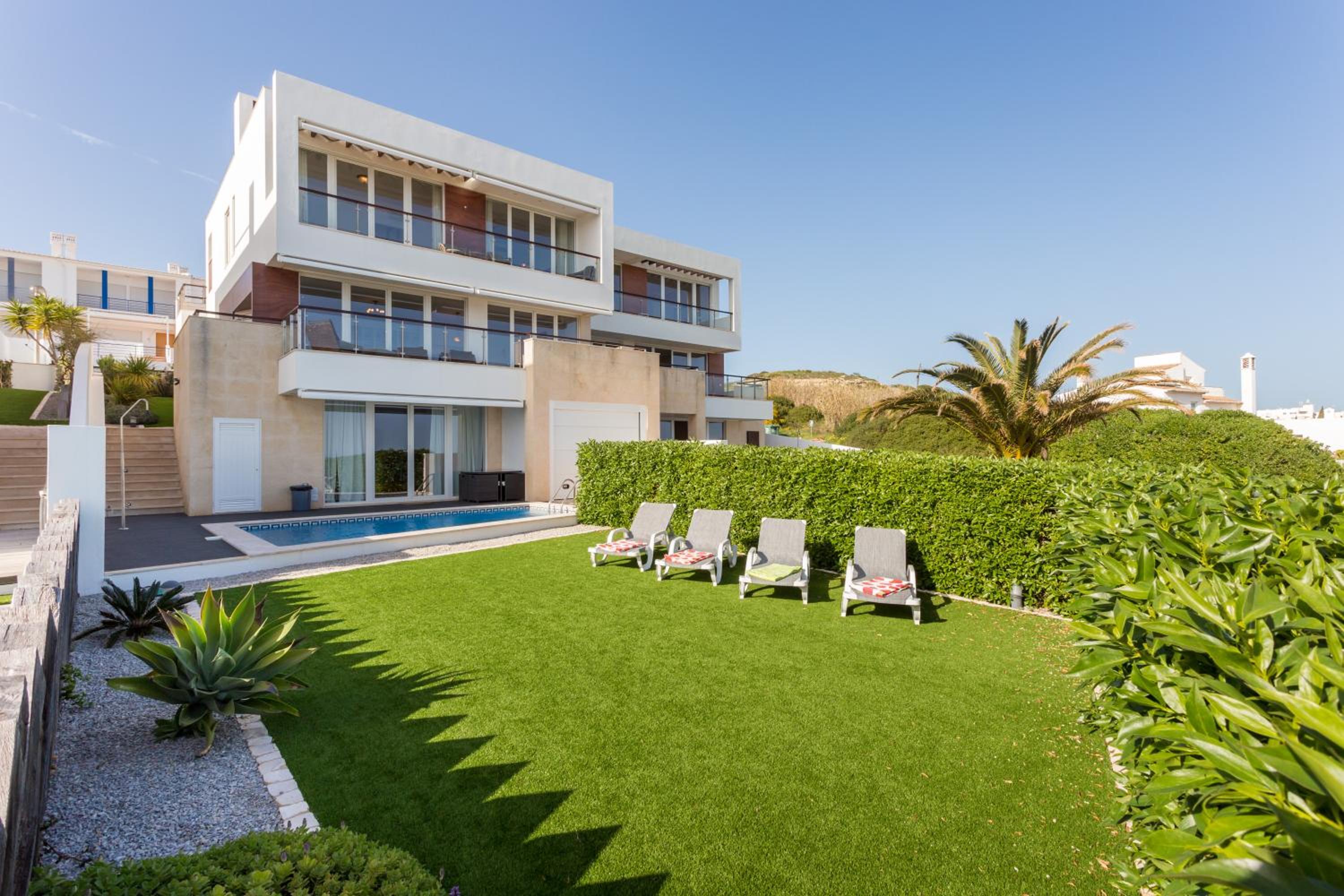 Hotel CoolHouses Algarve Luz, Ocean front 4 Bed house w/ pool, Casa da Pipa - Image 1