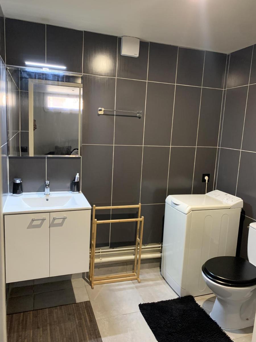 Appartement cosy proche Roissy CDG Astérix DisneyLand Paris view 3