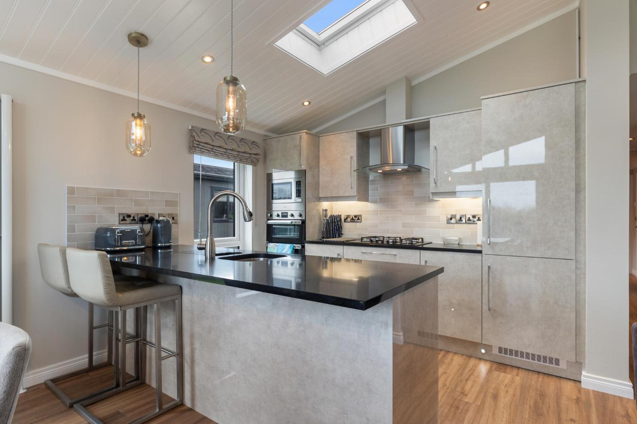 Sandpiper - Luxury Lodge, Close to Beach, Pet Friendly view 4