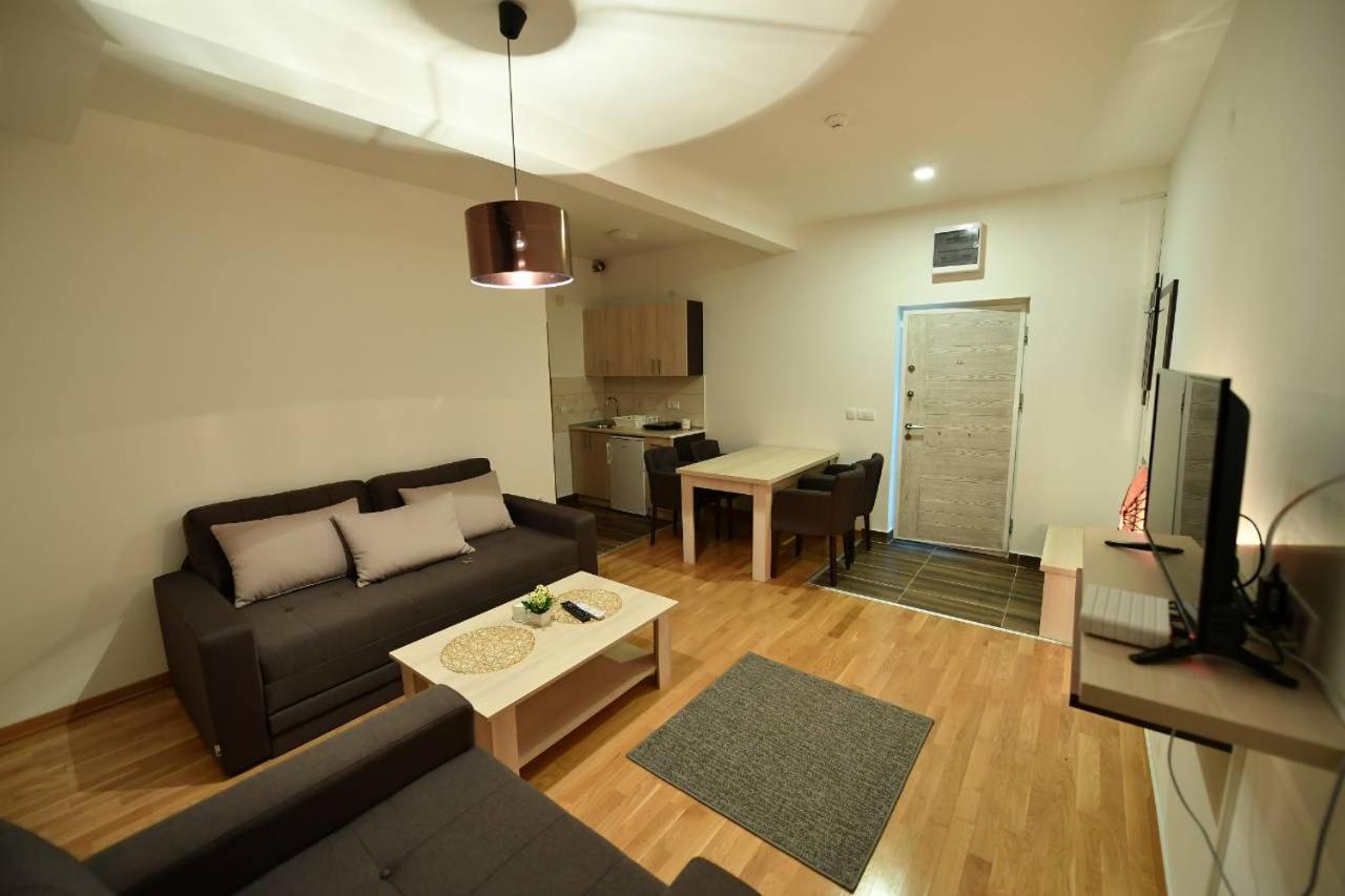 Dvori Apartments