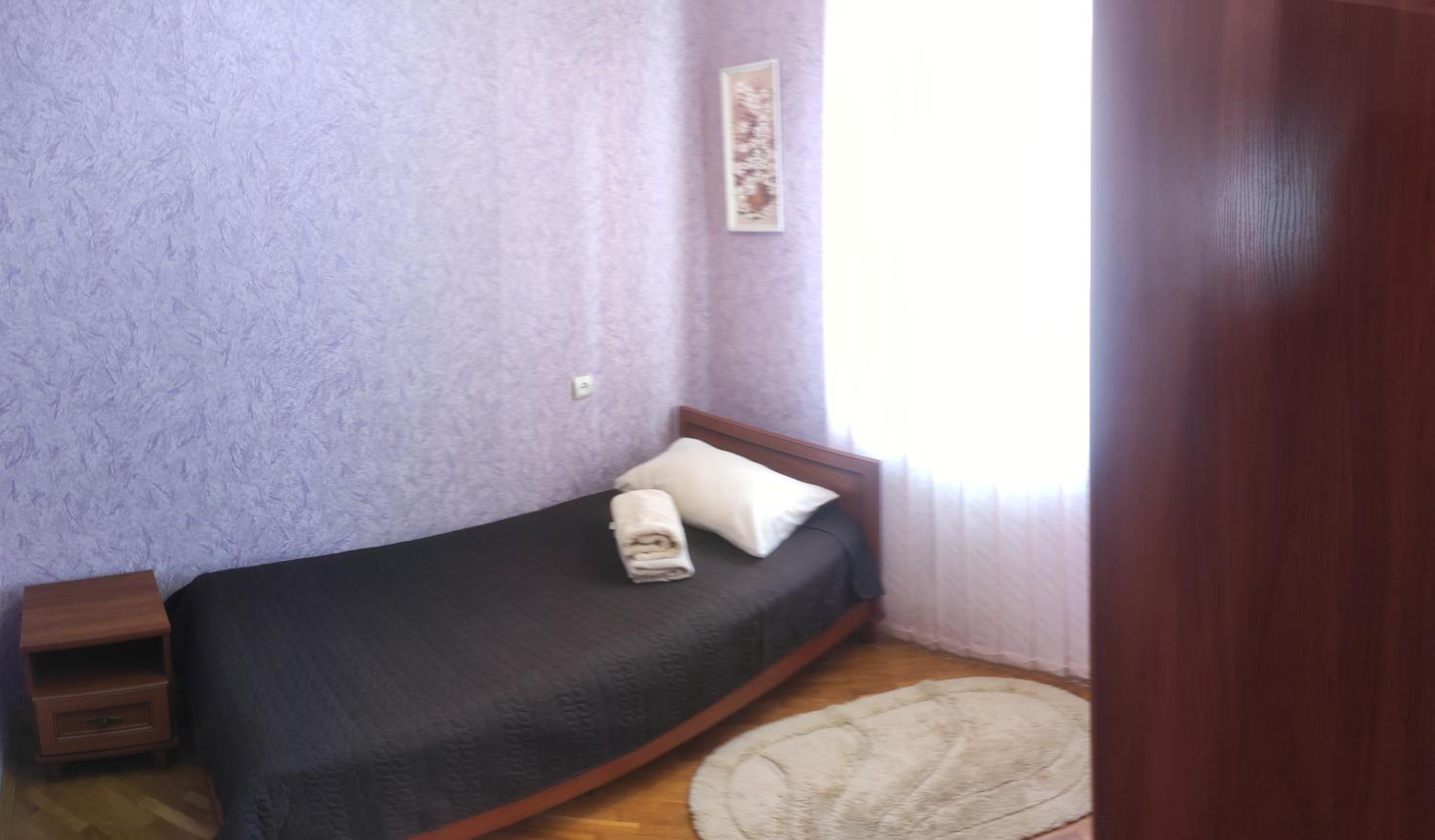 Comfortable apartments in centre with 3 bedrooms view 4