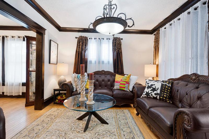 AMAZING TRADITIONAL HOME SOUTH MINNEAPOLIS view 5