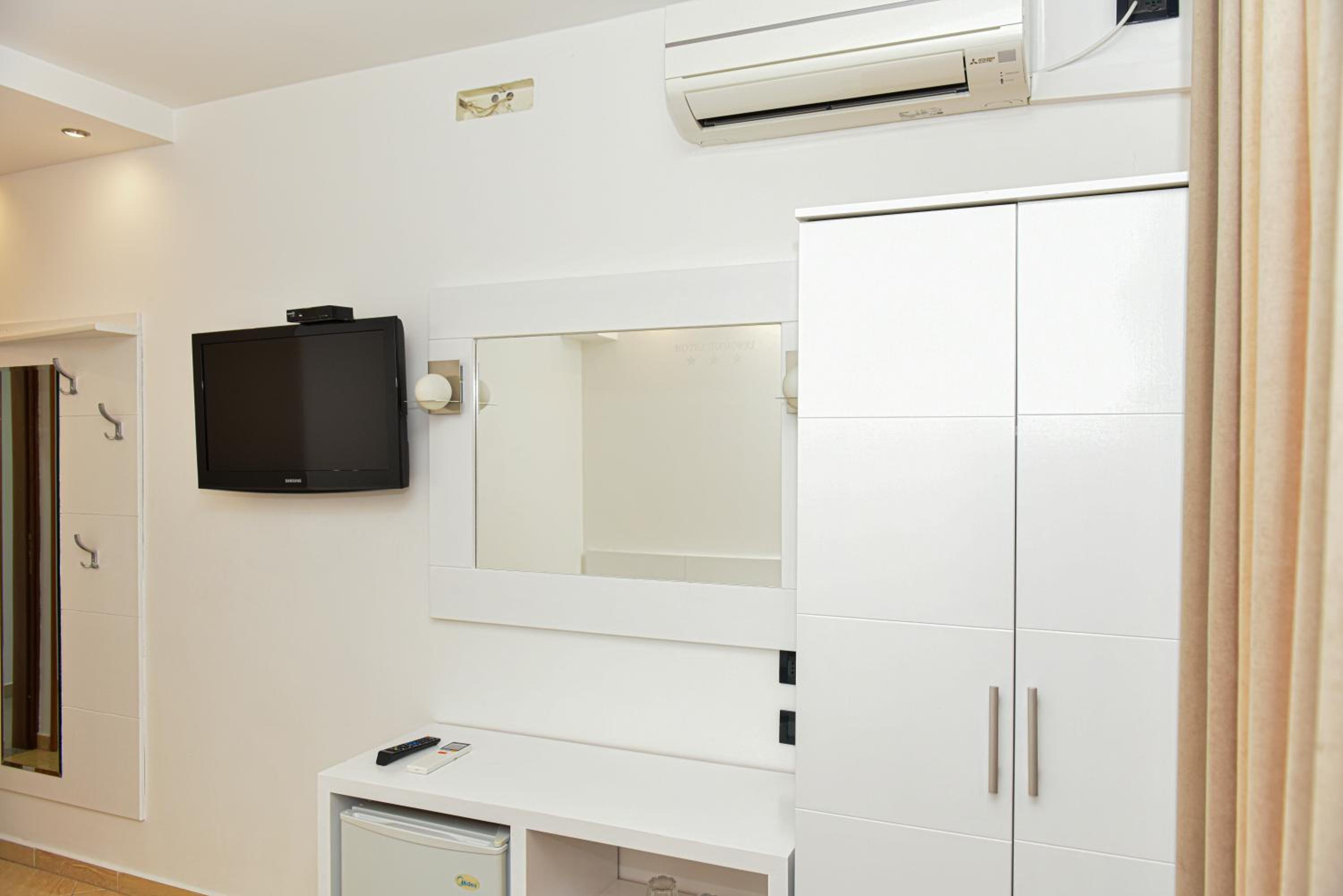 Hotel Tomorri, photo 8