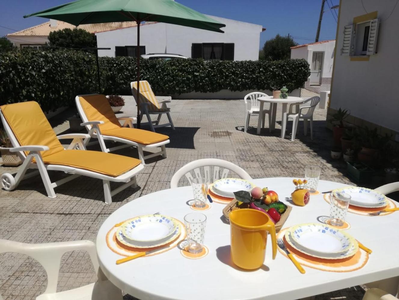 Spacious House in Sagres with Private Patio & BBQ