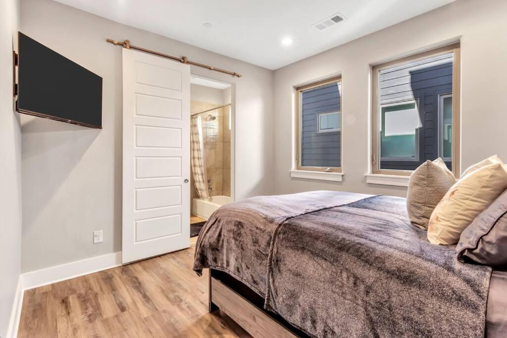 Private Rooftop Patio + 4 Story Home in Downtown FW view 4