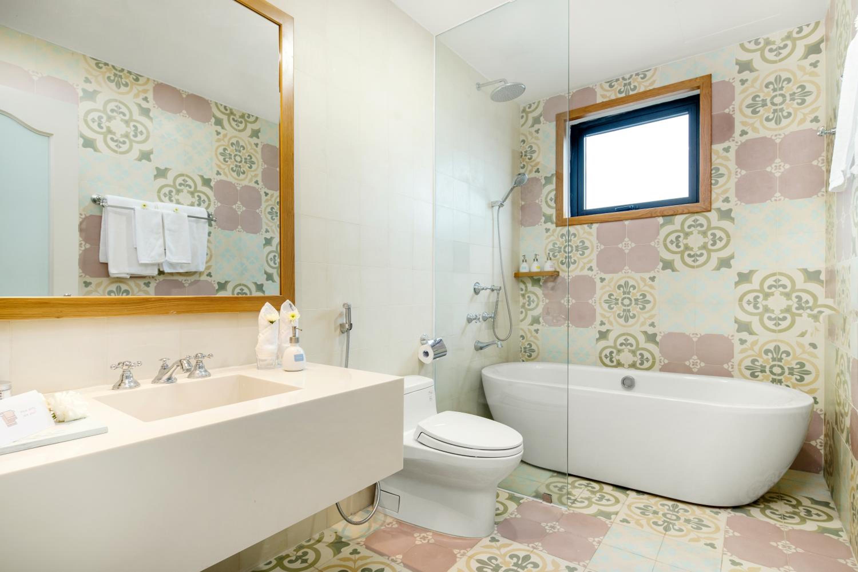 YÊN LIVING BÌNH THẠNH