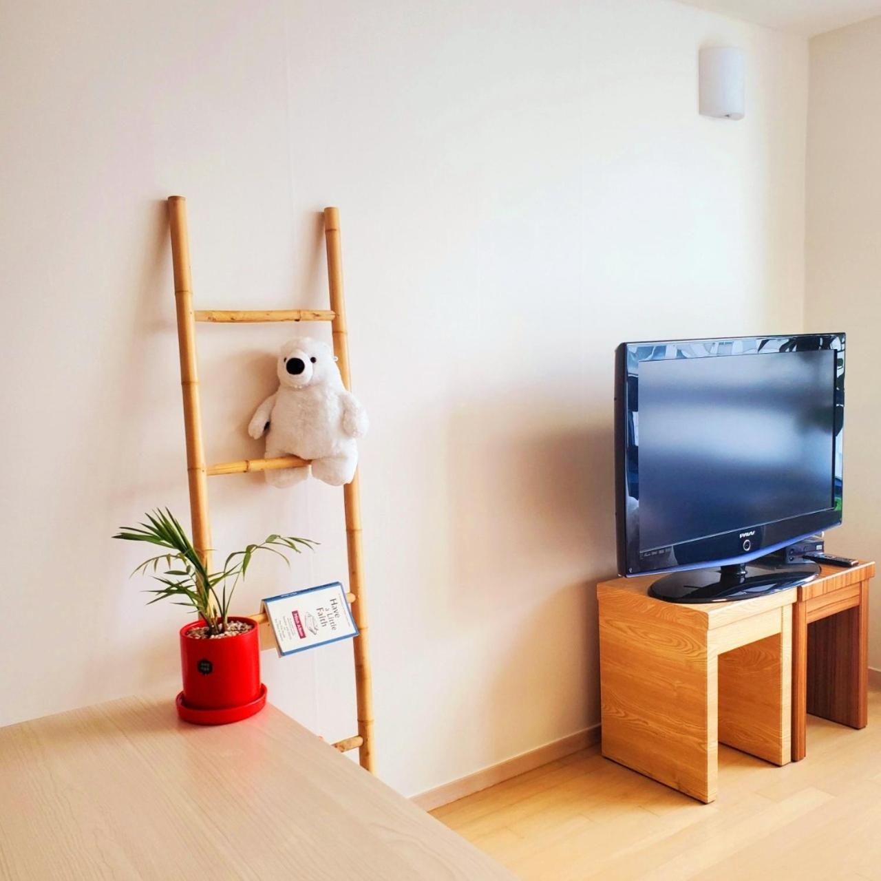 Cozy - Experience Home like Comfort Studio view 4