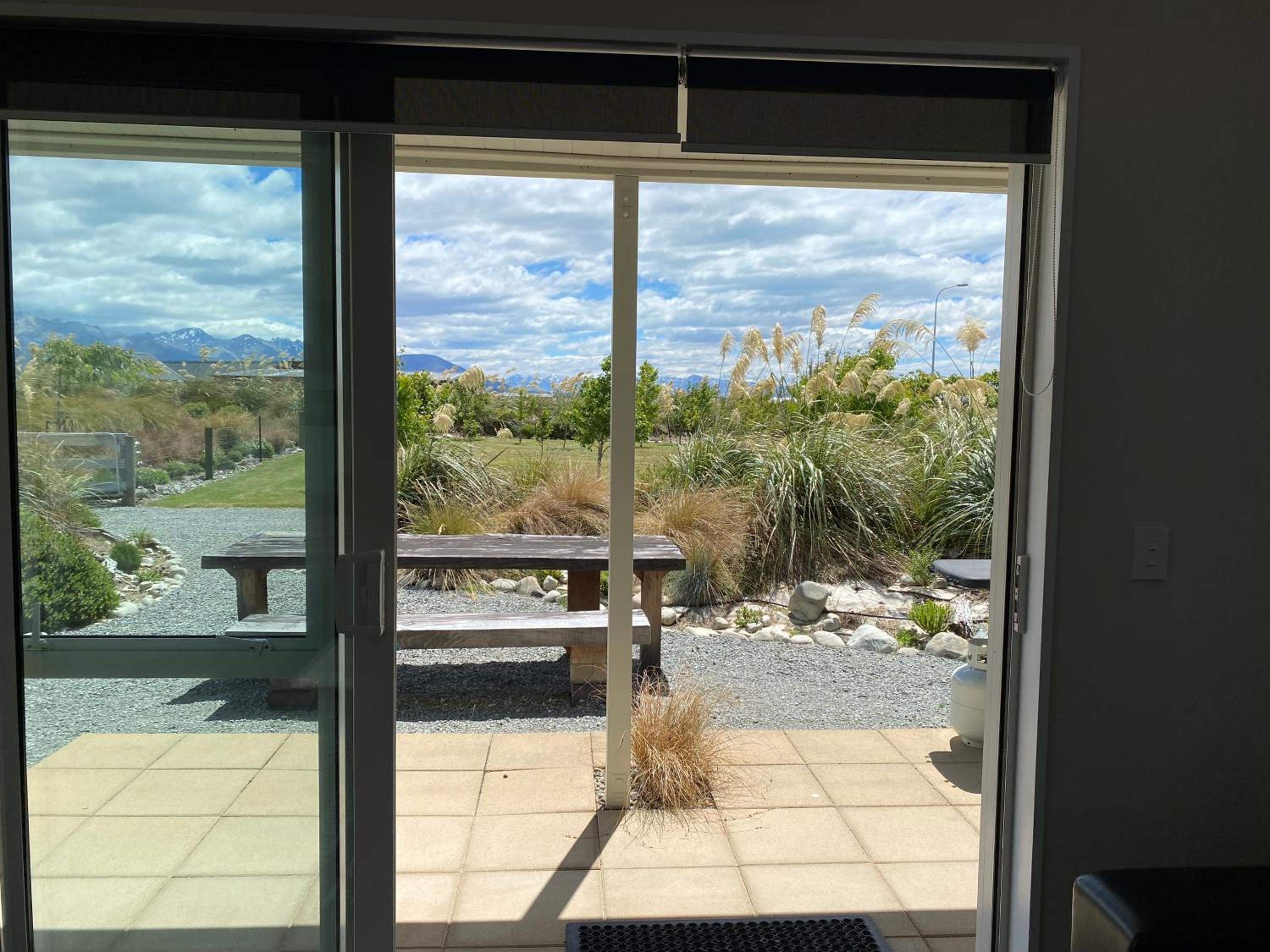 Mahina Cottage view 3