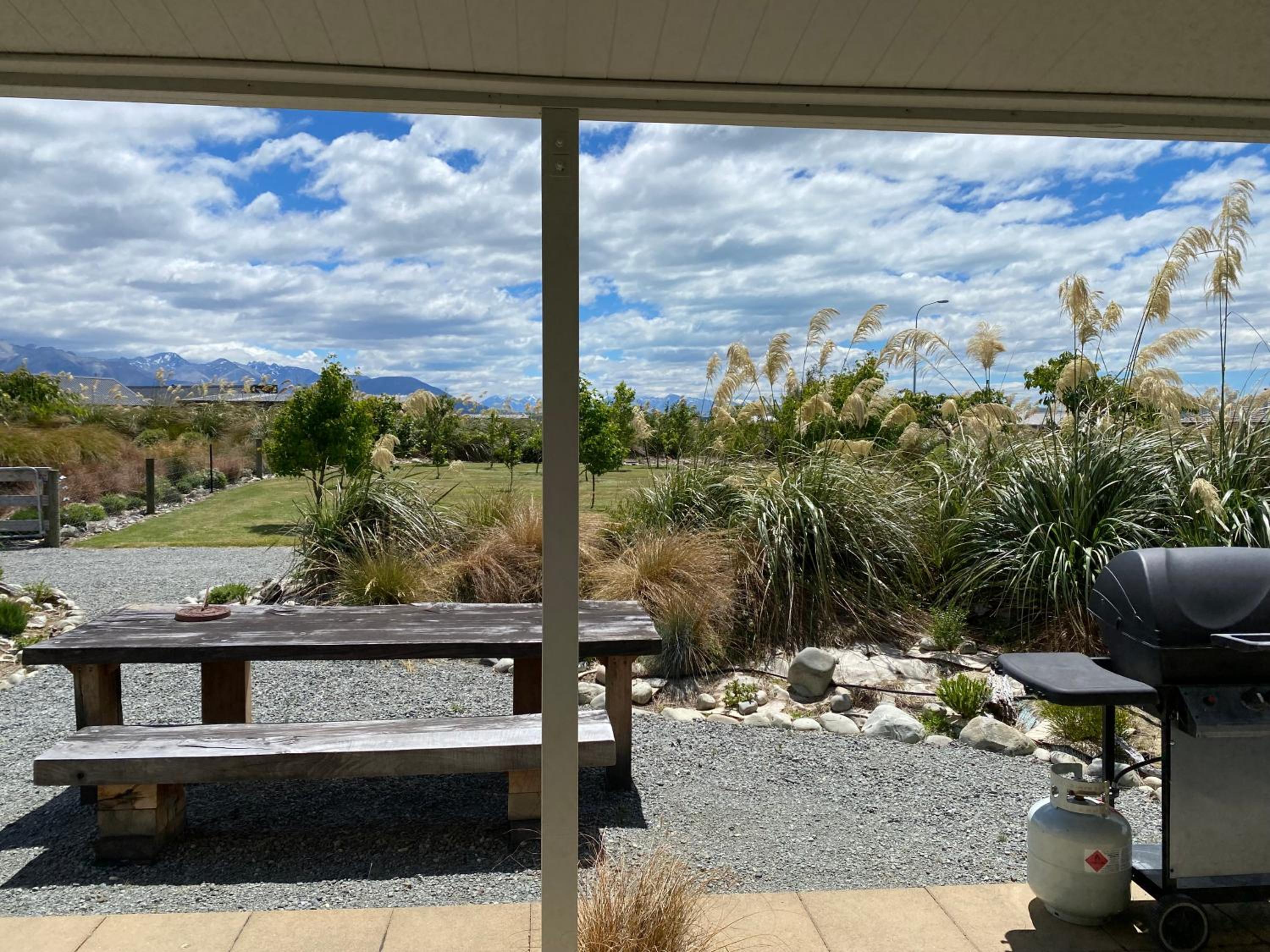 Mahina Cottage view 4