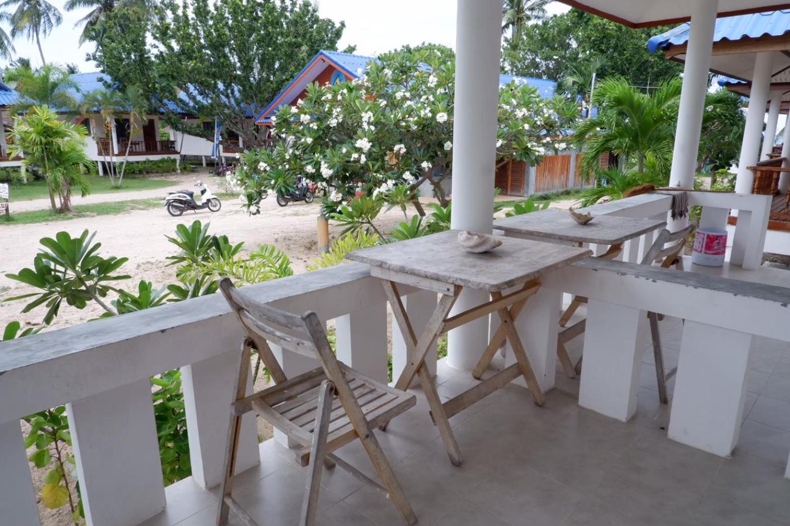 O'chai Bungalows view 3