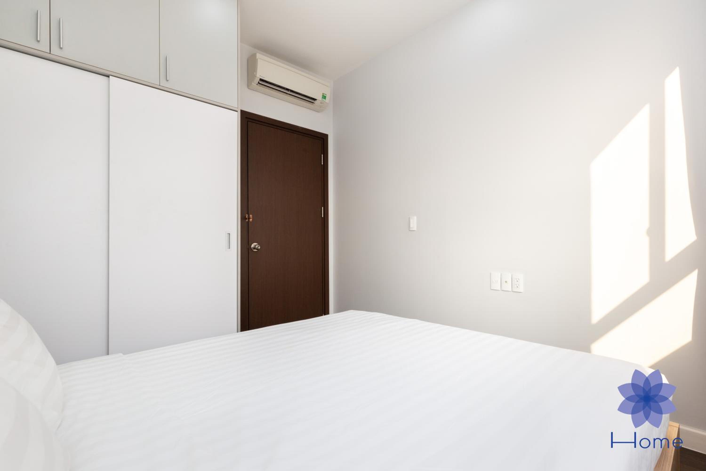 Home, Cosy&Luxury Apartment - 5mins to Airport, Free Pool&Gym, Airport Pick up Service