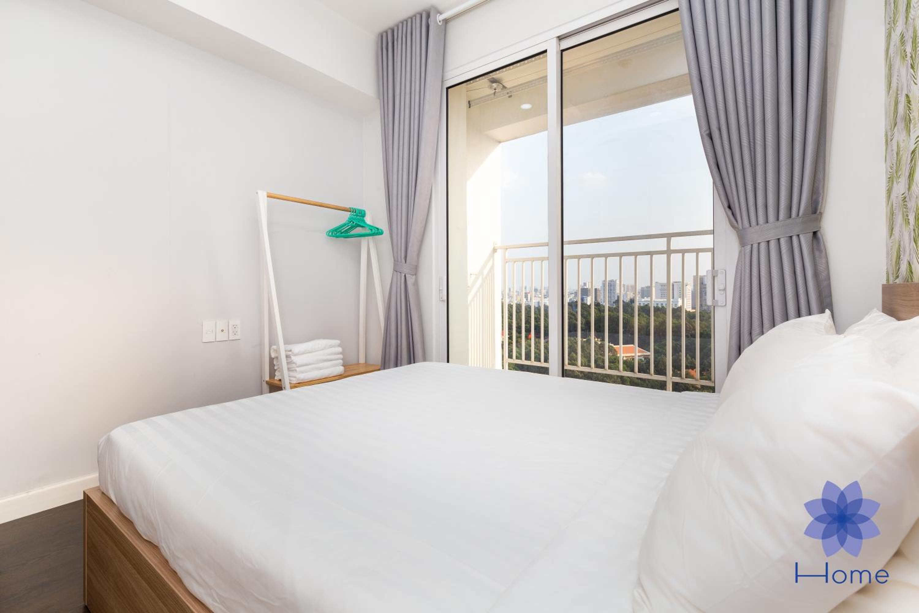 Home, Cosy&Luxury Apartment - 5mins to Airport, Free Pool&Gym, Airport Pick up Service