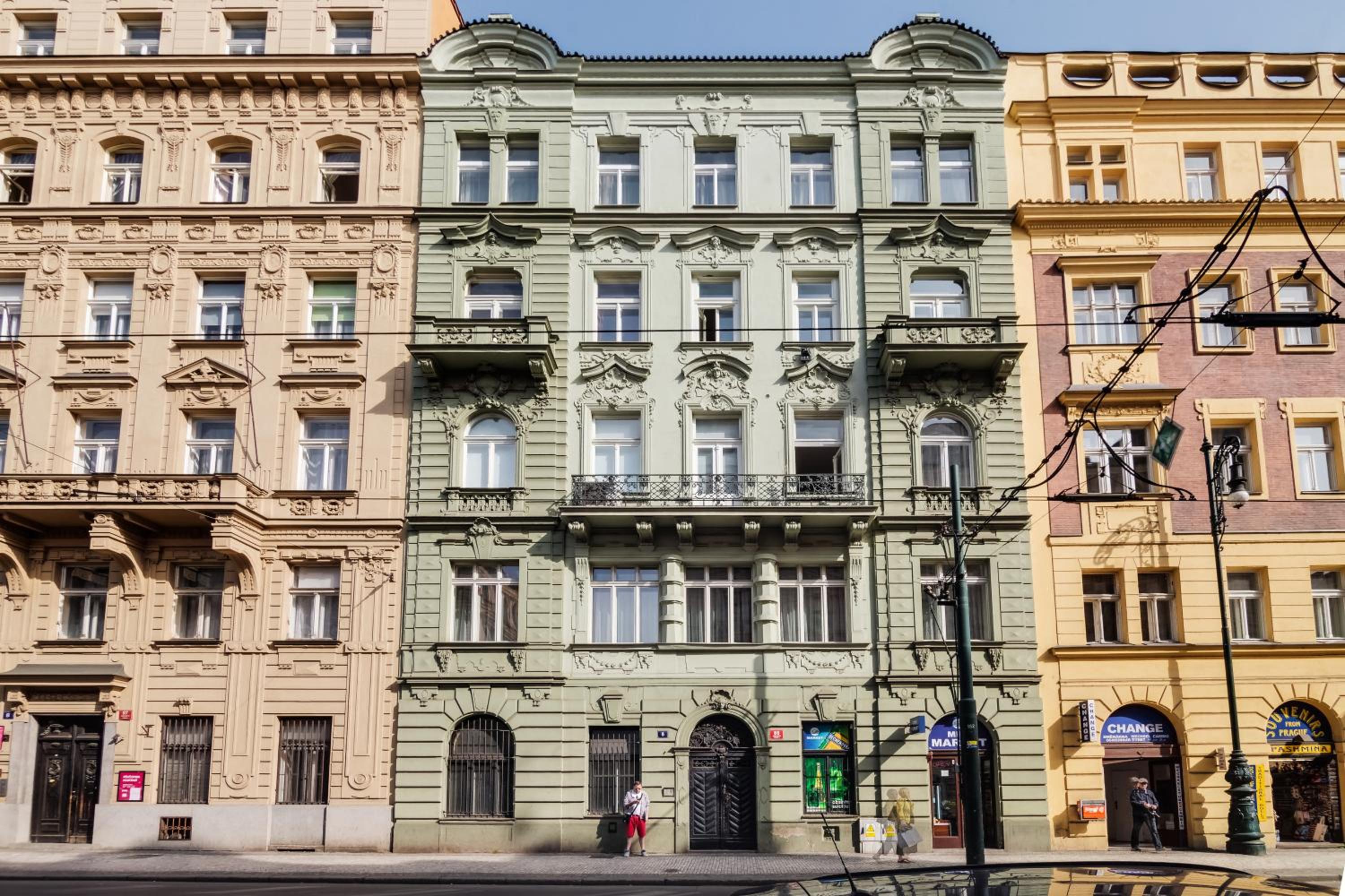 Charles Bridge - 3 bedroom Apartment - Old Town