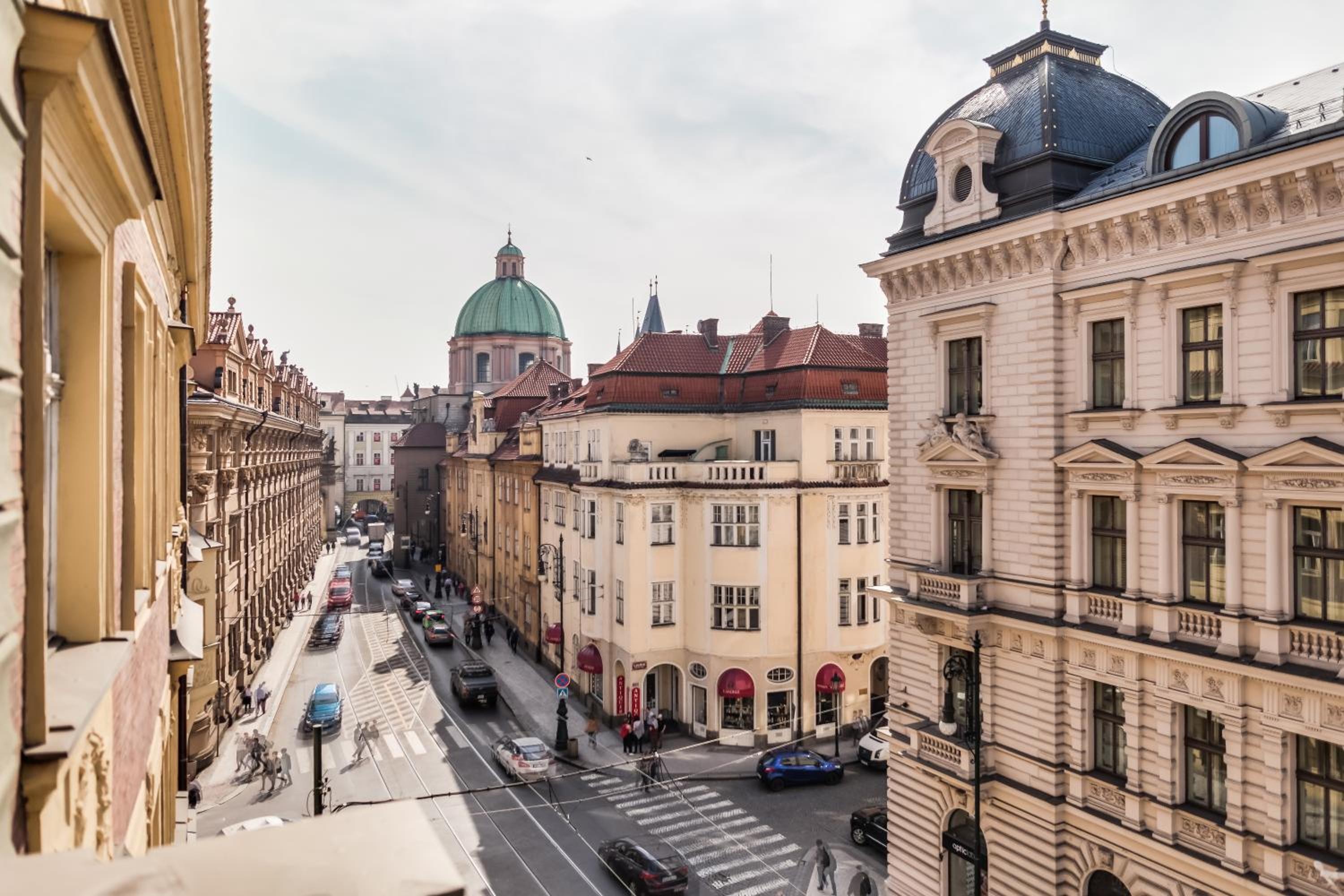 Charles Bridge - 3 bedroom Apartment - Old Town