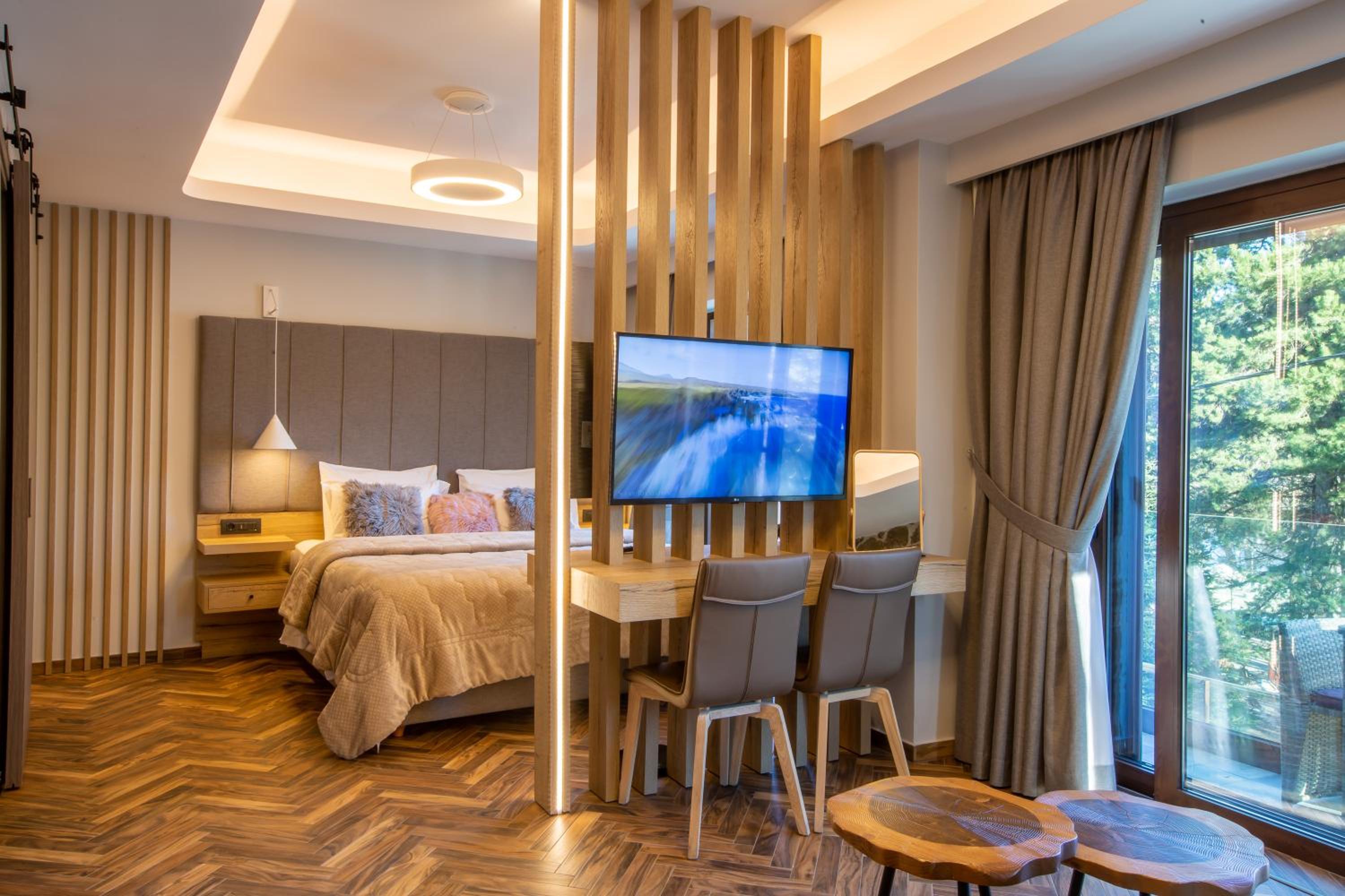 Adryades Luxury Apartments