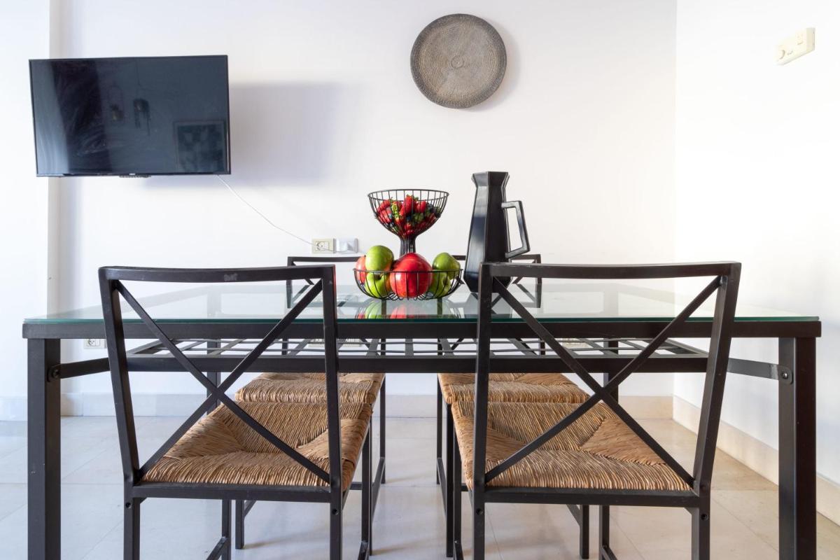 Cosy Studio in Mamilla, free parking up to 5 ppl view 5