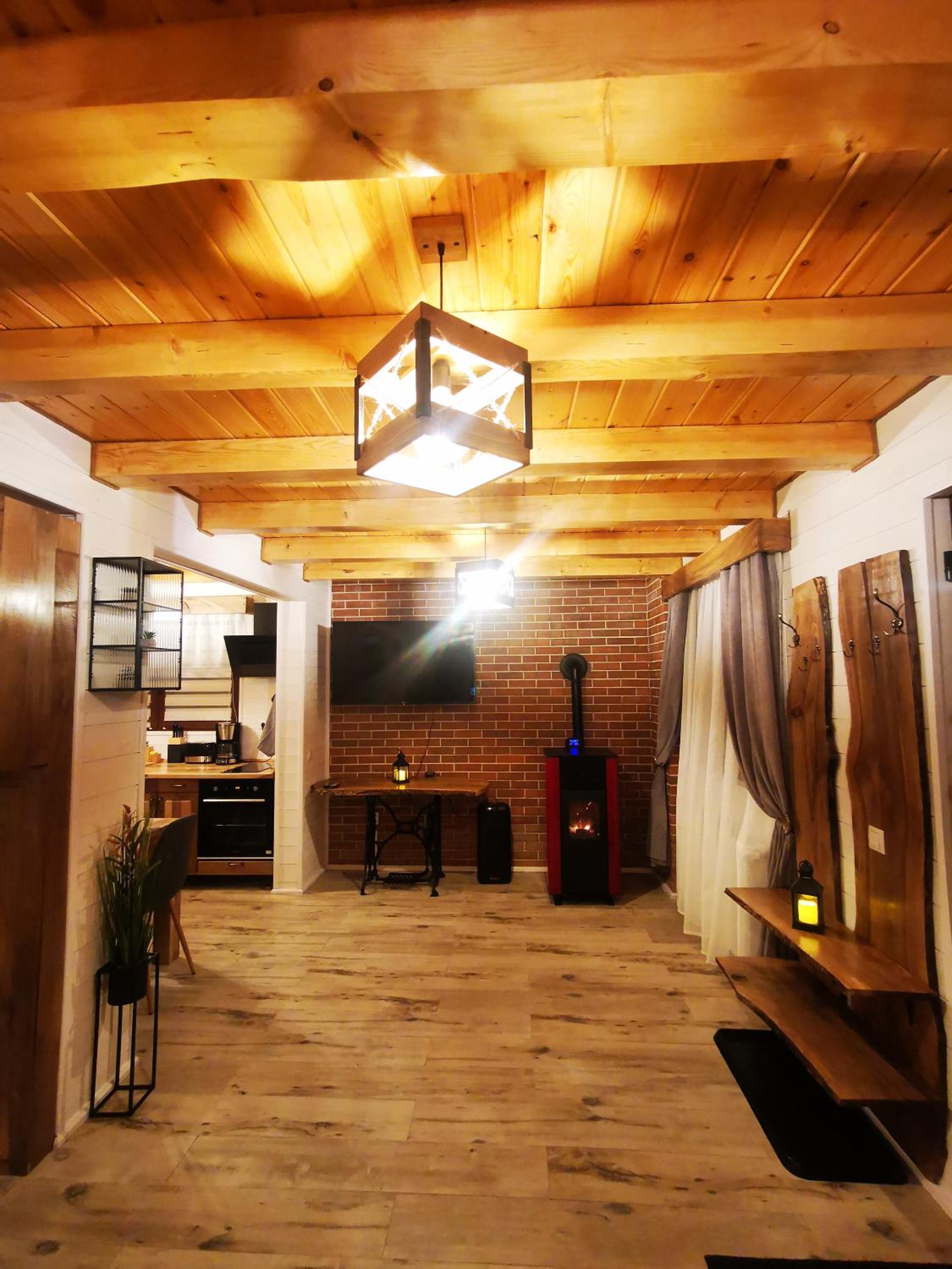 Bear's Lair Chalet view 5