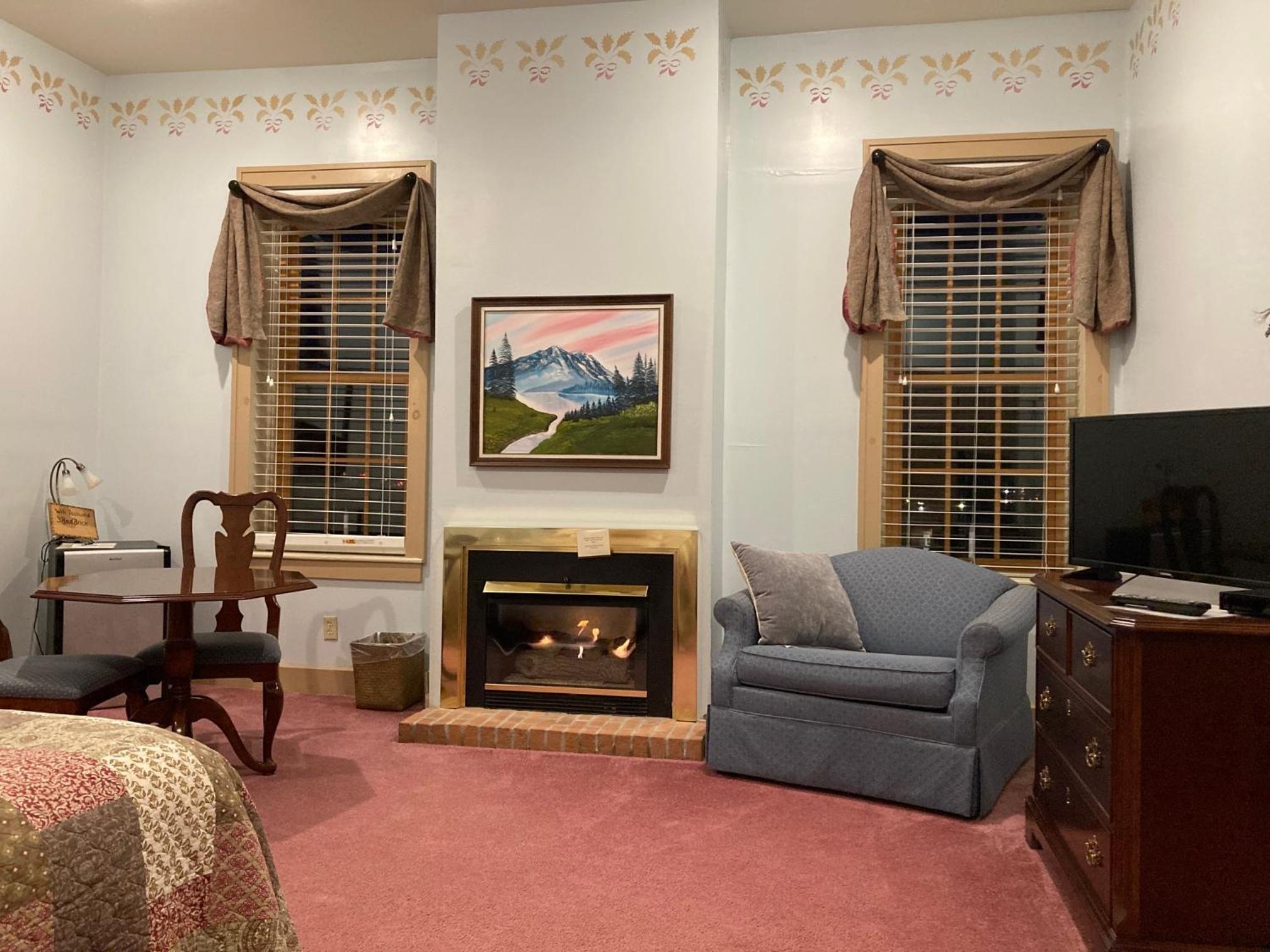 Oak Valley Inn and Suites