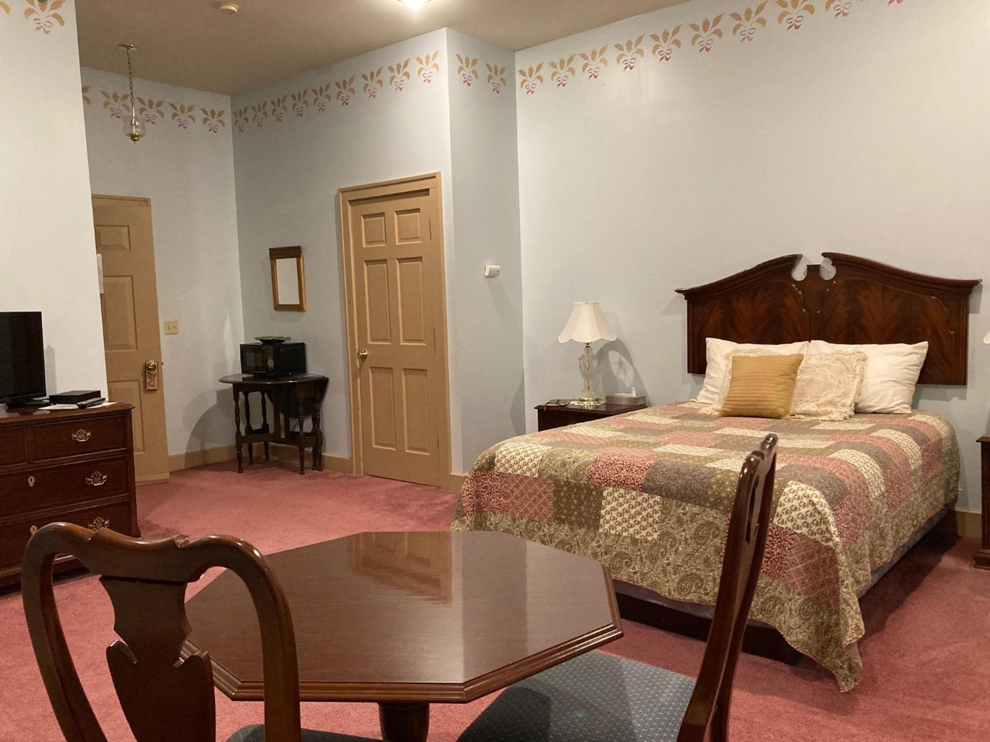 Oak Valley Inn and Suites