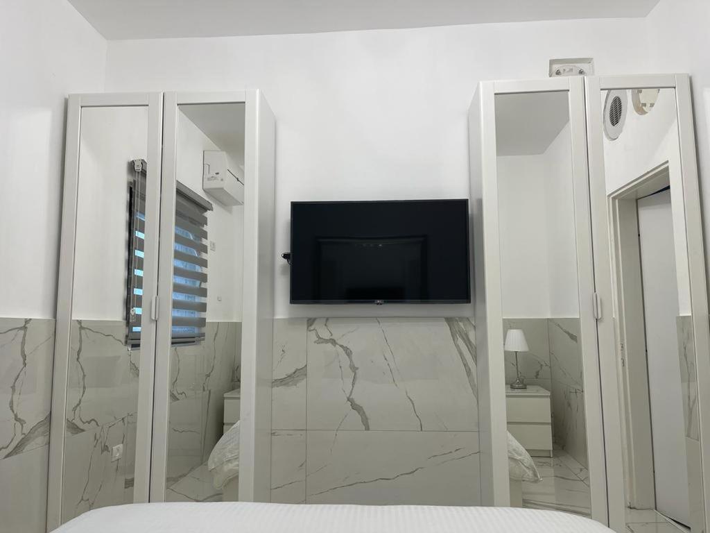 Best Apartment TEL AVIV CENTER 50Meters from the beach view 4